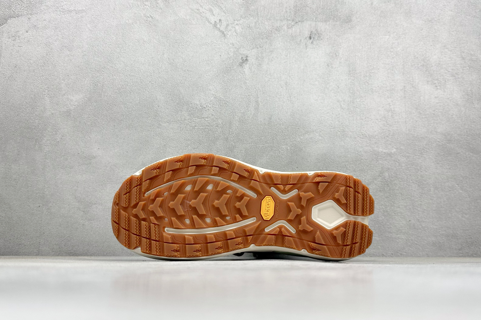 260 HOKA ONE ONE KAHA 3 HIGH GTX 高帮专业越野跑步鞋 1162530/SMLK