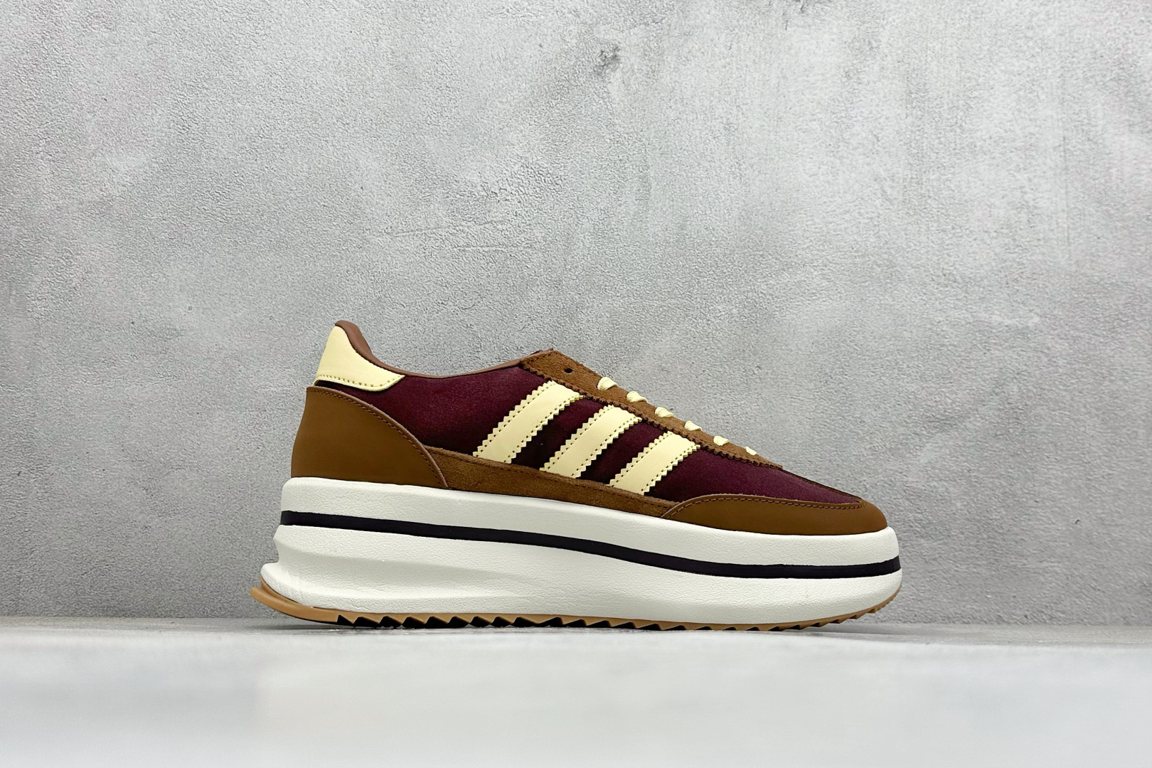200 Adidas Originals SL 72 Stack Shoes 阿迪条纹撞色厚底低帮生活休闲鞋 JQ6420