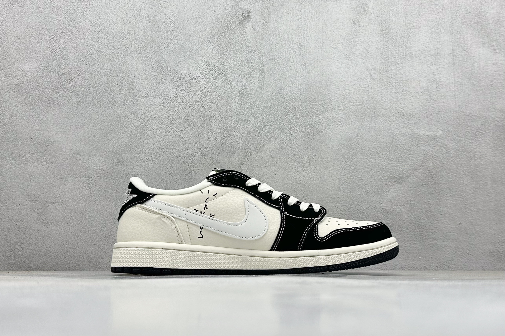 280 Travis Scott x Nike Air Jordan 1 Low x LABUBU Air Jordan 1 Low 反转黑白小勾拉布布倒钩 DX1888-096-Chinese UA Cheap High Quatity Brand Clothes Bags handbags Sneakers wholesale wholesaler seller from China Factory suppliers Fashion Clothing Shoes best Quality Beautiful Price 280 Travis Scott x Nike Air Jordan 1 Low x LABUBU Air Jordan 1 Low 反转黑白小勾拉布布倒钩 DX1888-096
