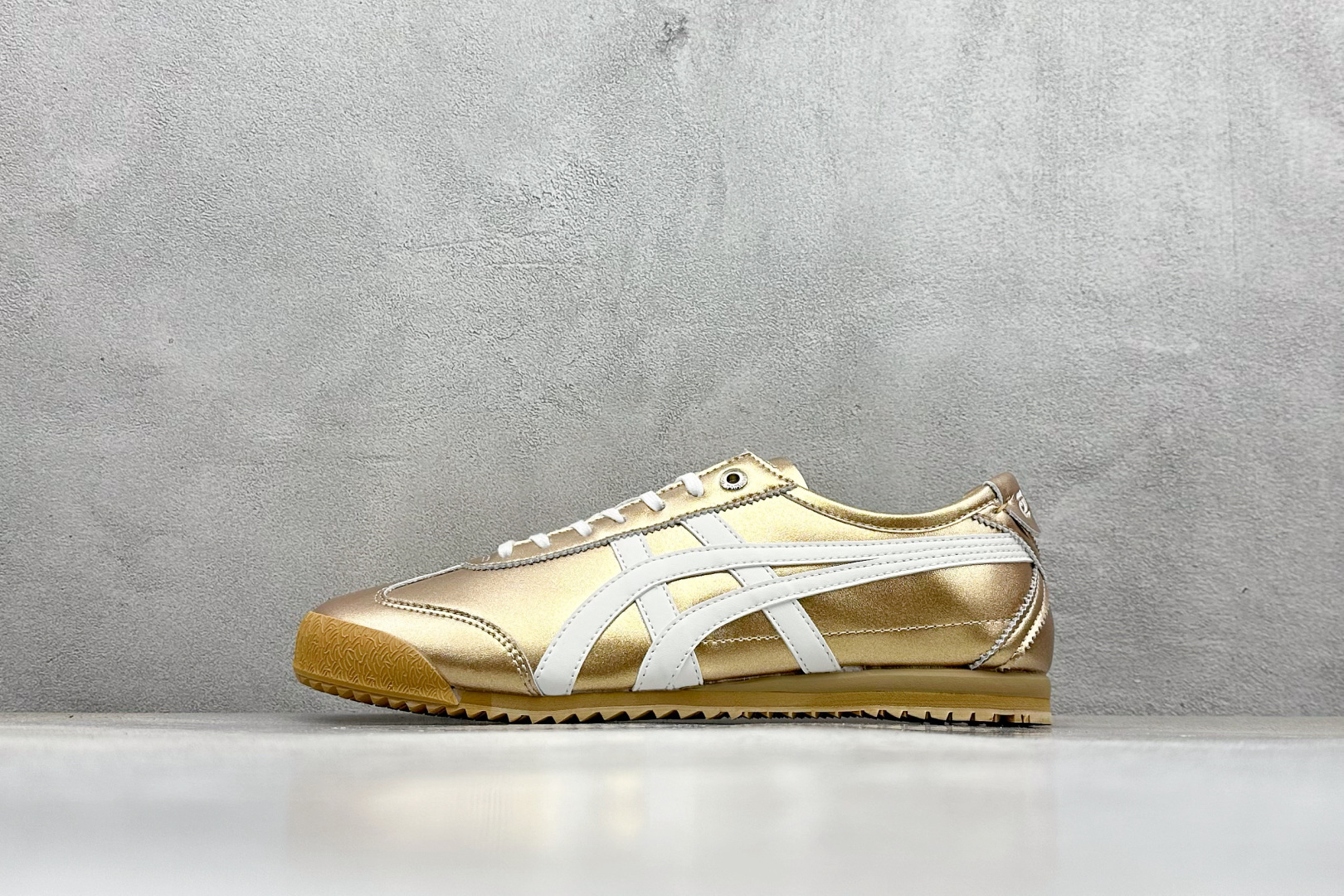 150 W版Onitsuka Tiger鬼塚虎 MEXICO 66 SD 潮流时尚 金属色彩 低帮 生活休闲鞋 1183C468-300