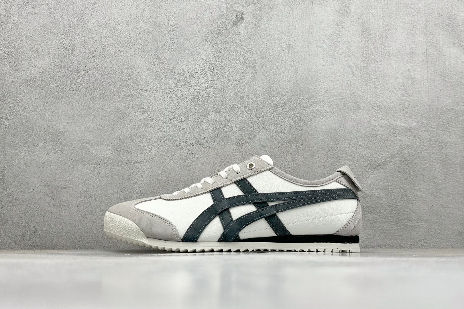 150 W版Onitsuka Tiger鬼塚虎 MEXICO 66 SD 潮流时尚 金属色彩 低帮 生活休闲鞋 1183C468-300