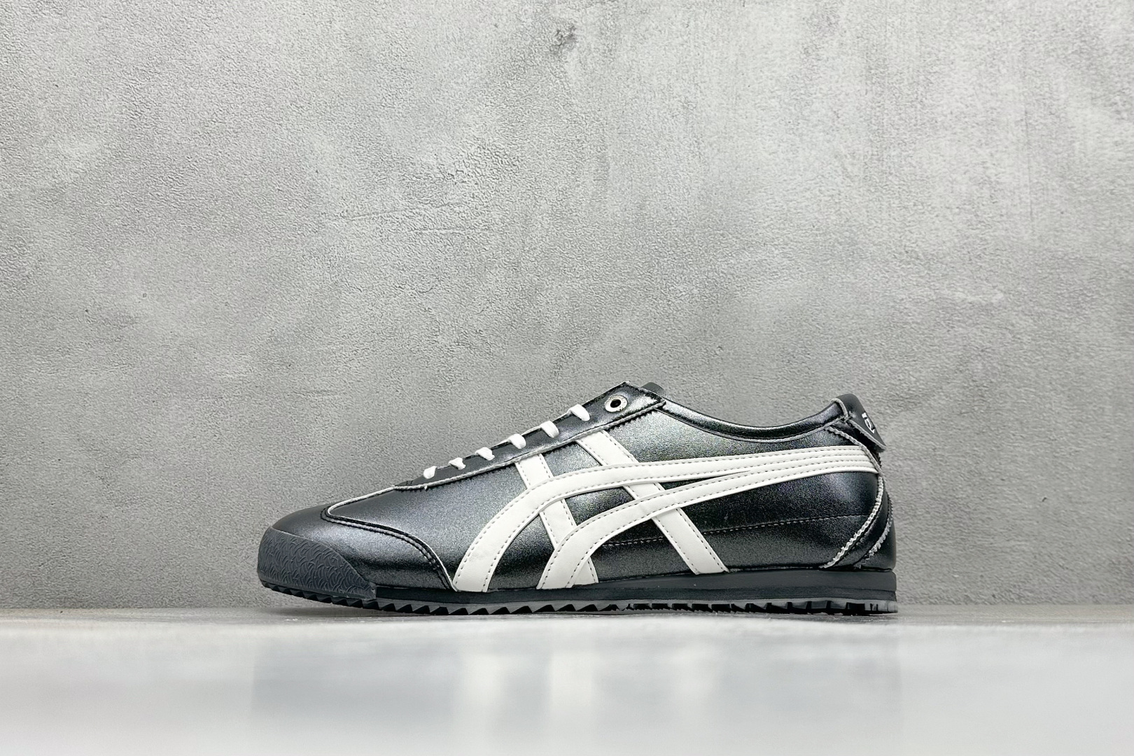 150 W版Onitsuka Tiger鬼塚虎 MEXICO 66 SD 潮流时尚 金属色彩 低帮 生活休闲鞋 1183C468-300