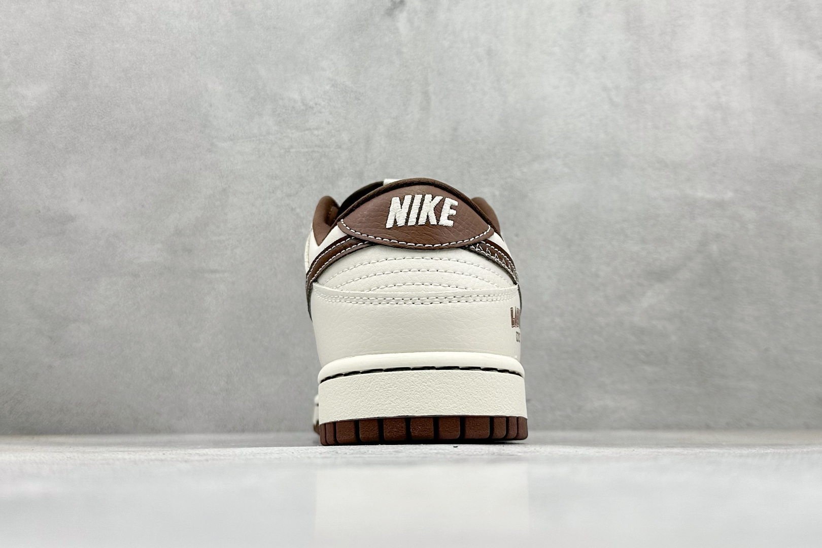 XC版Nike SB Dunk Low“ 棕拉布布” 周年高端定制 低帮休闲板鞋 SR2025-007-莆田鞋,莆田鞋货源,高仿鞋,高仿鞋货源,安福档口,莆田高仿鞋,莆田鞋批发,高仿鞋批发,莆田高仿运动鞋,高仿运动鞋,莆田运动鞋 XC版Nike SB Dunk Low“ 棕拉布布” 周年高端定制 低帮休闲板鞋 SR2025-007