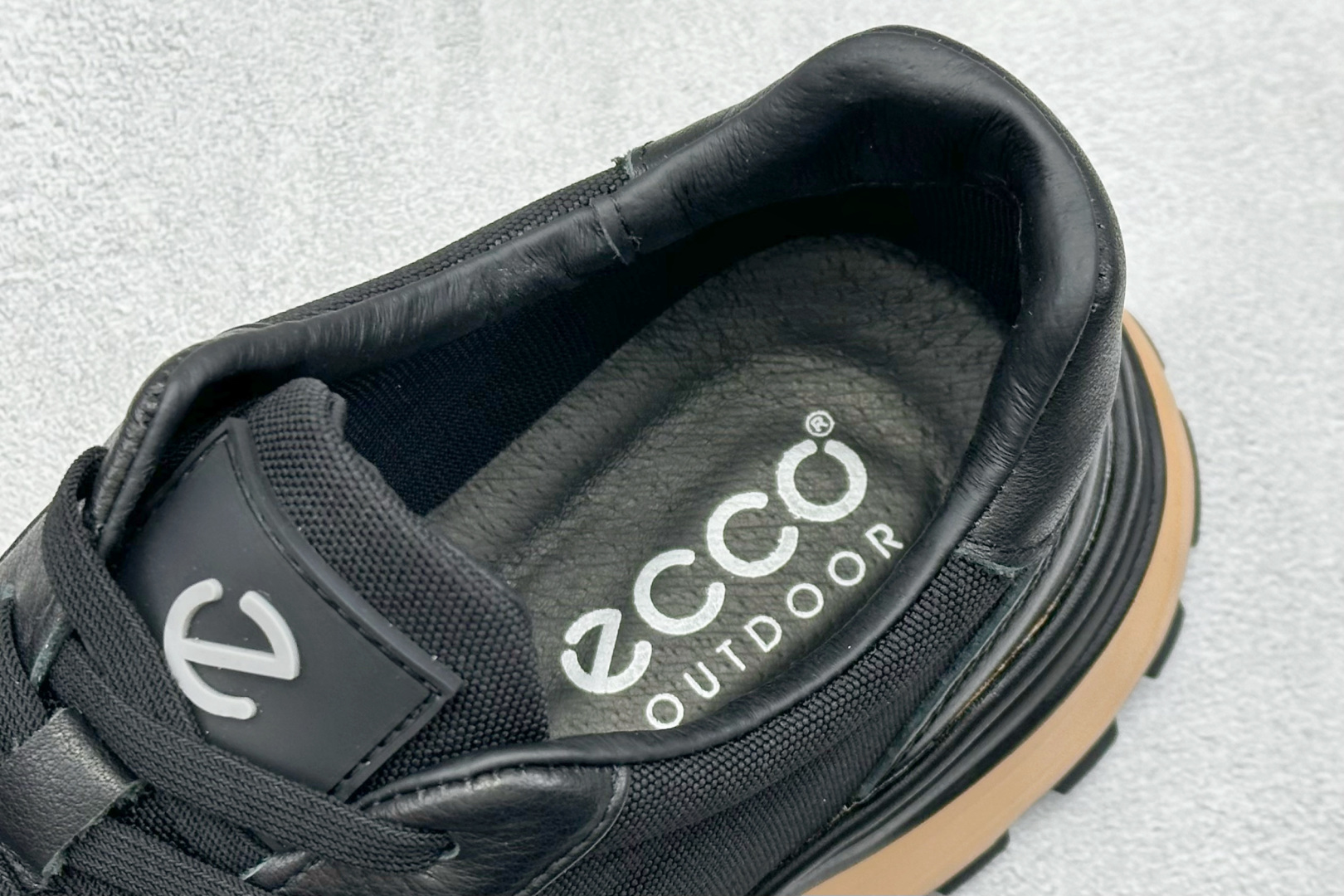 300 Ecco 爱步春季新款 柔酷7号系列 百搭轻盈休闲鞋 756558-010