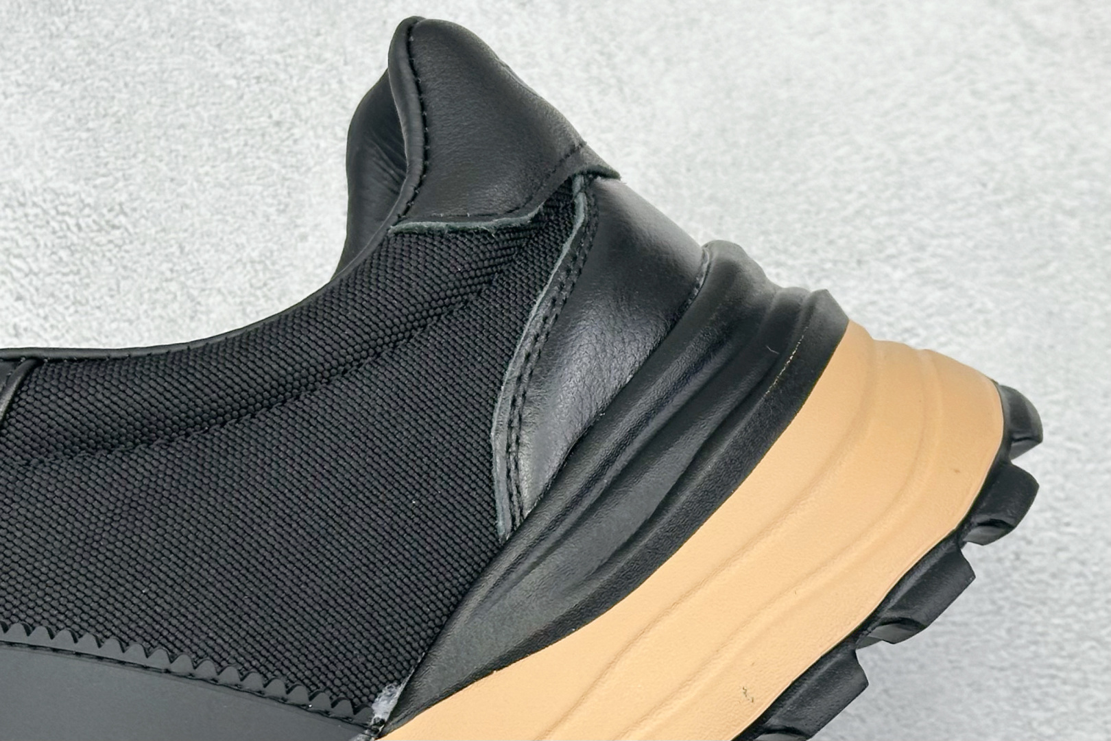 300 Ecco 爱步春季新款 柔酷7号系列 百搭轻盈休闲鞋 756558-010