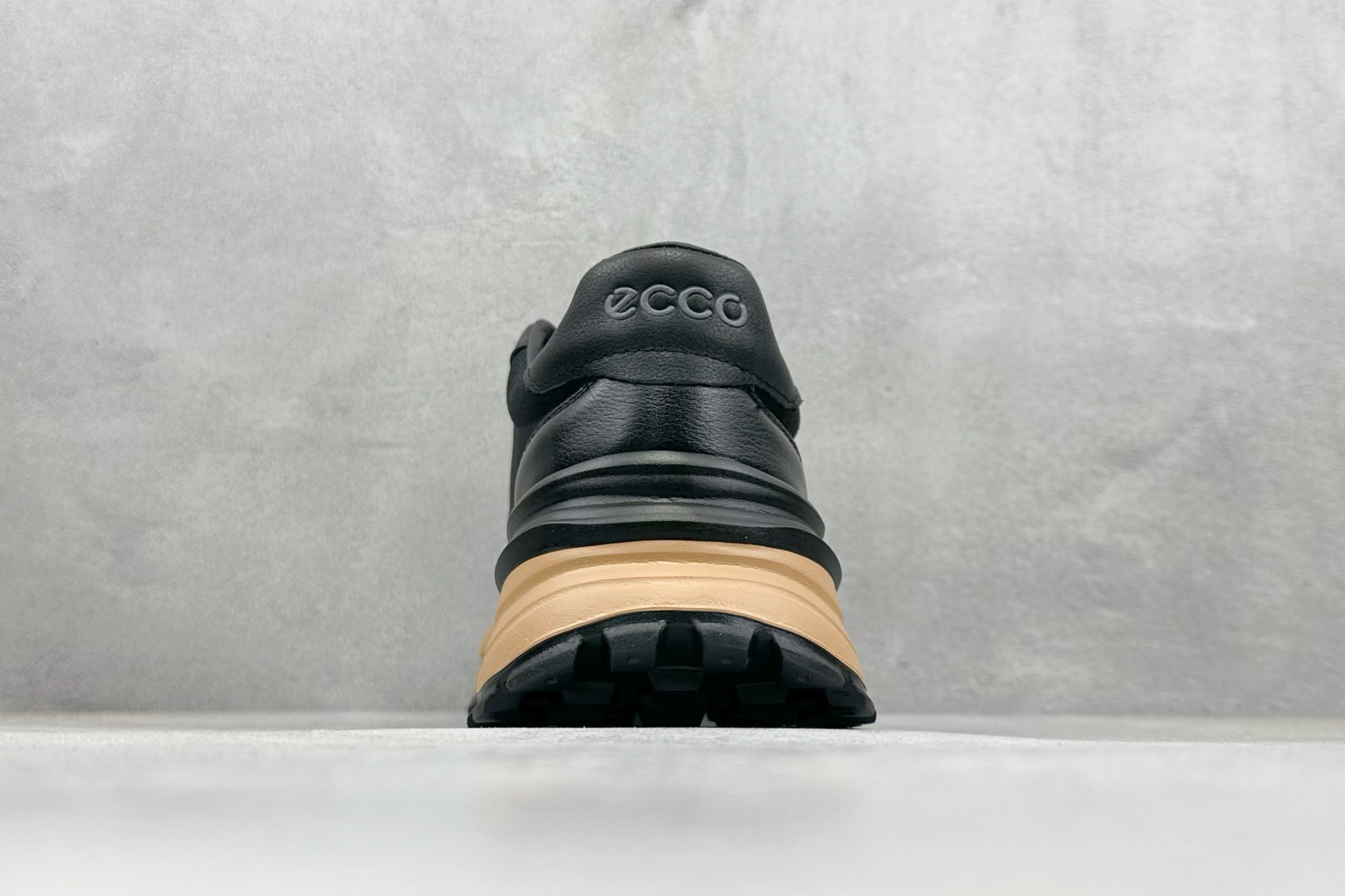 300 Ecco 爱步春季新款 柔酷7号系列 百搭轻盈休闲鞋 756558-010