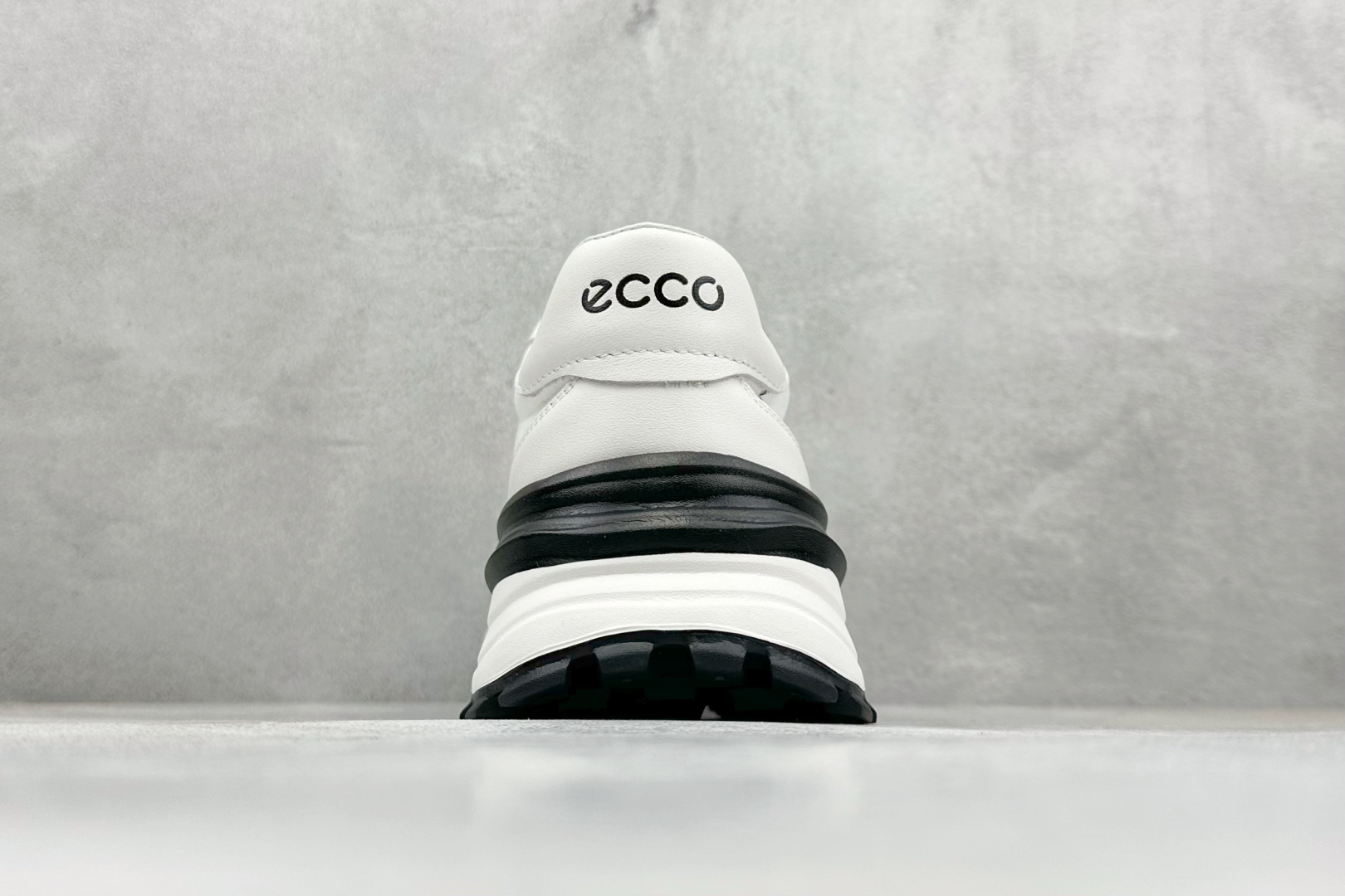 300 Ecco 爱步春季新款 柔酷7号系列 百搭轻盈休闲鞋 756558-010