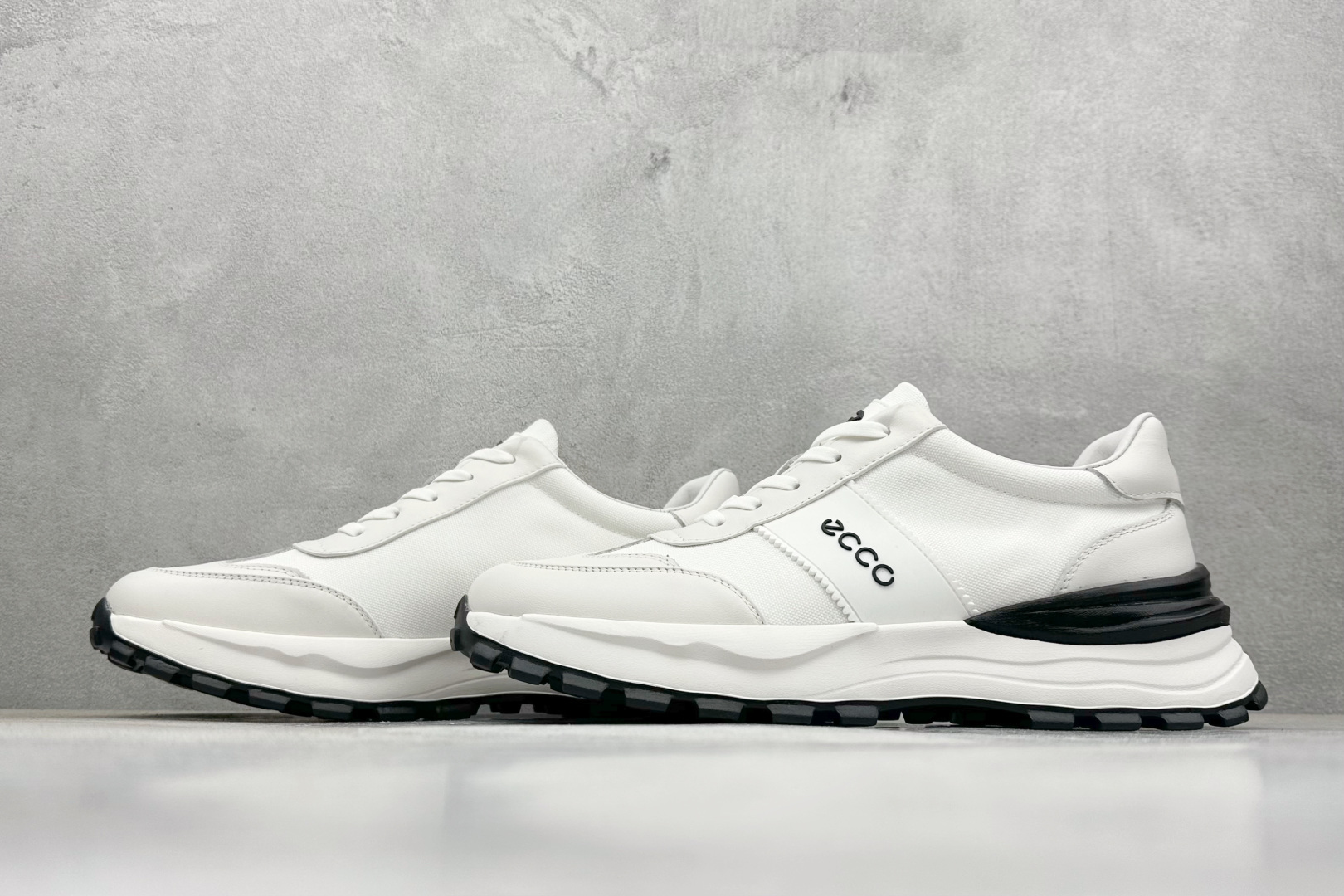 300 Ecco 爱步春季新款 柔酷7号系列 百搭轻盈休闲鞋 756558-010