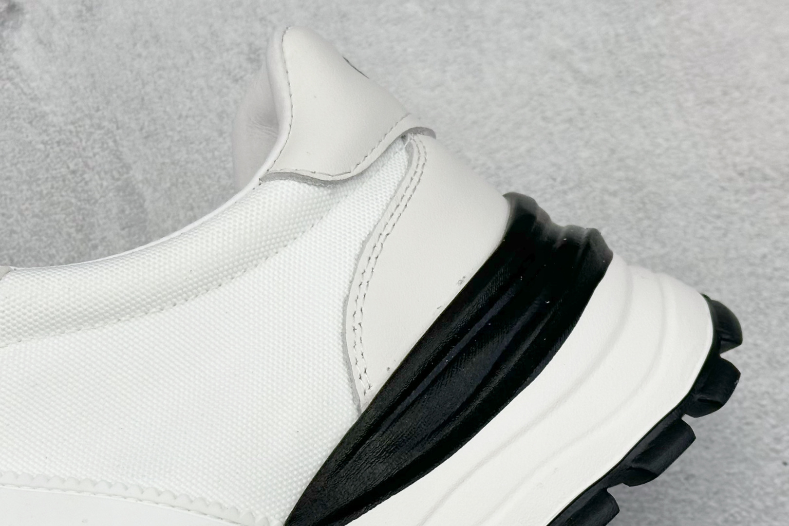 300 Ecco 爱步春季新款 柔酷7号系列 百搭轻盈休闲鞋 756558-010