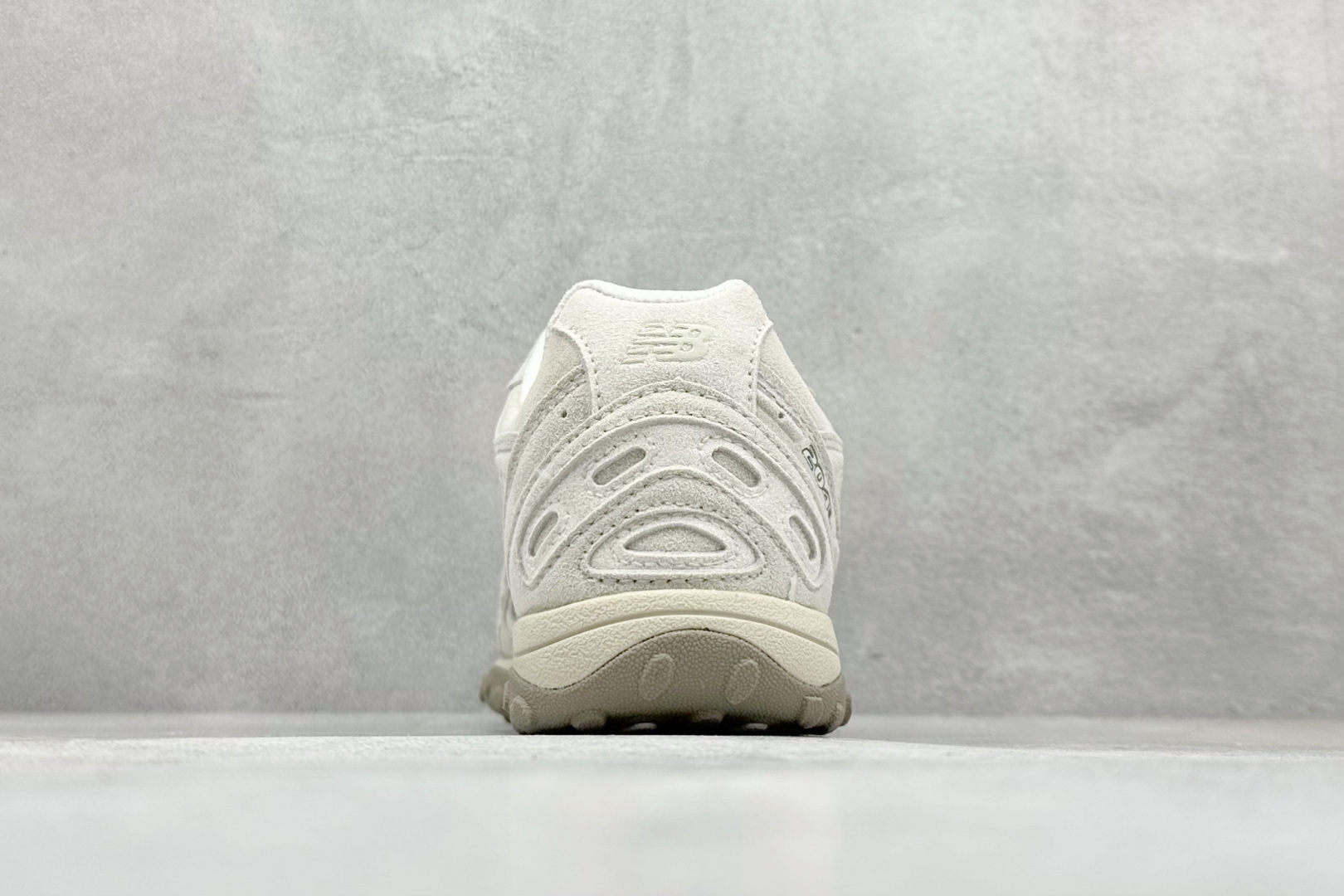 190 New Balance 204L系列 新百伦 薄底鞋 薄底皮质鞋带德训系 减震耐磨包裹性支撑轻便 低帮 生活休闲鞋 U204LMMC
