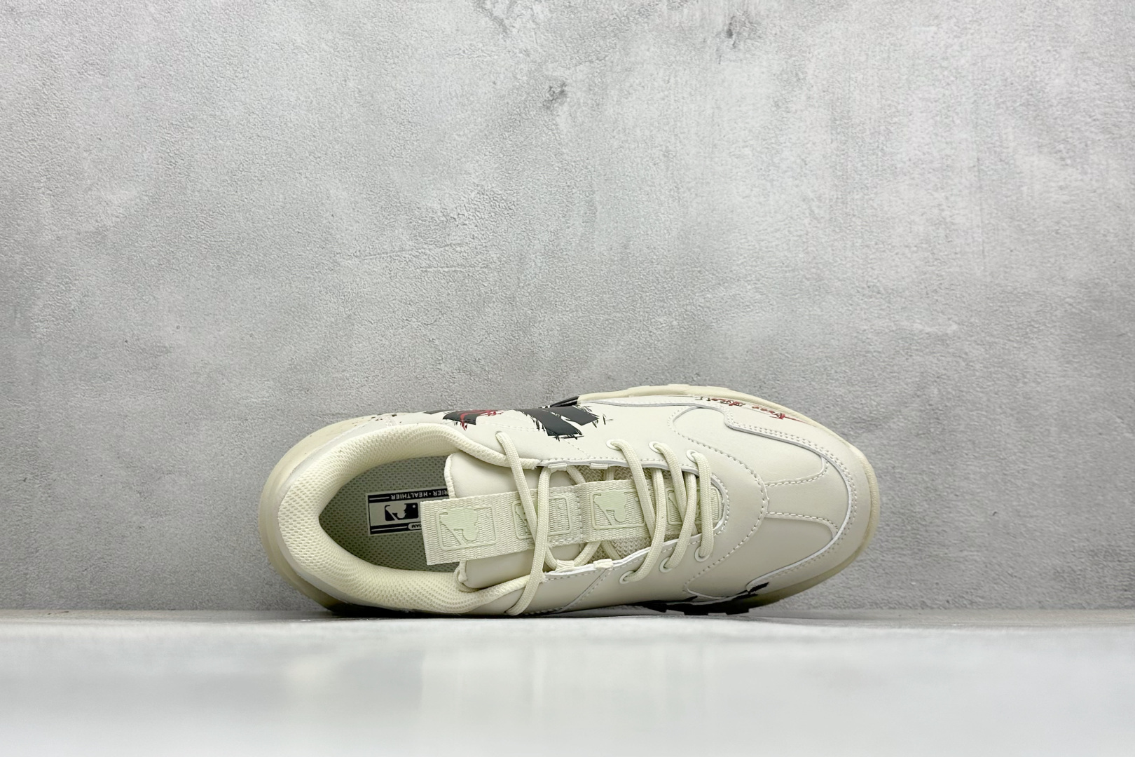 260 MLB Chunky Liner New York Yankees 涂鸦定制配色 低帮老爹风轻量增高厚底百搭休闲运动慢跑鞋 32SHC1011N(C0001)-Chinese UA Cheap High Quatity Brand Clothes Bags handbags Sneakers wholesale wholesaler seller from China Factory suppliers Fashion Clothing Shoes best Quality Beautiful Price 260 MLB Chunky Liner New York Yankees 涂鸦定制配色 低帮老爹风轻量增高厚底百搭休闲运动慢跑鞋 32SHC1011N(C0001)