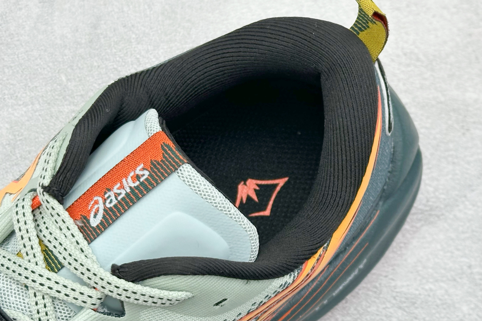 200 Asics Trabuco 4 亚瑟士运动休闲透气专业跑鞋 1011B976-400