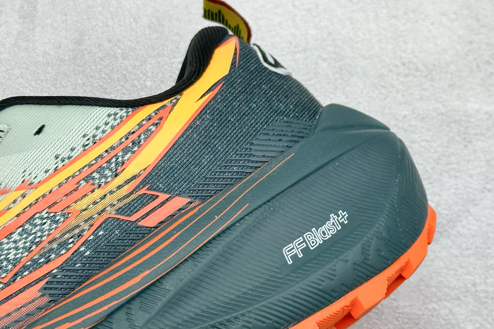 200 Asics Trabuco 4 亚瑟士运动休闲透气专业跑鞋 1011B976-400