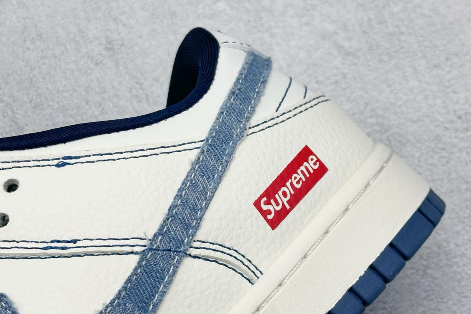 Nike SB Dunk Low x Superme 白蓝牛仔双小勾 JP1628-016