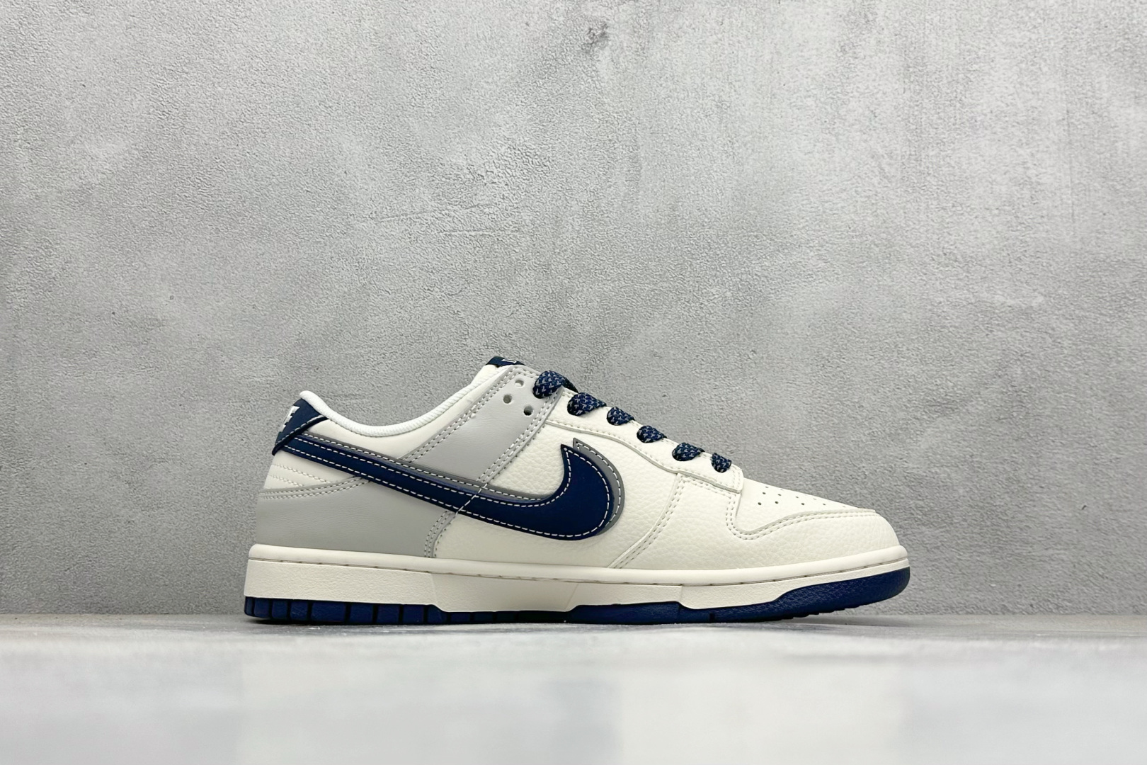 Nike SB Dunk Low x DIOR 白灰小勾 HS2506-221