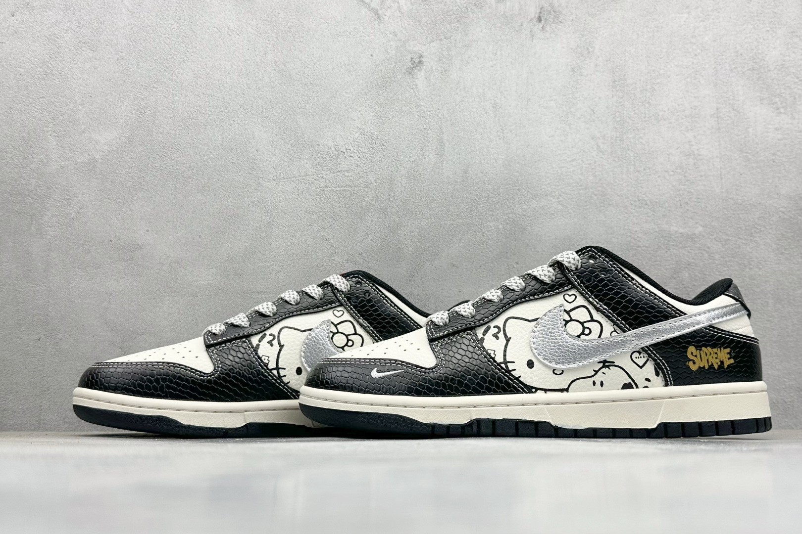 Nike SB Dunk Low x Superme 黑白小勾 HS2506-231