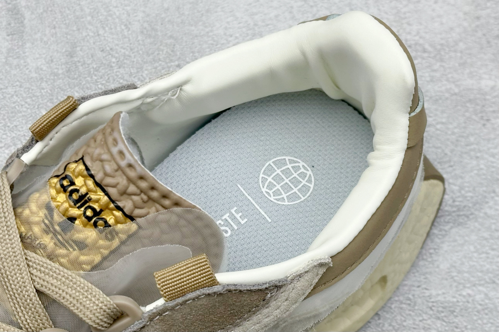 170 AD Originals Retropy E5 爆米花中底 复古运动休闲跑步鞋 脚感爆炸 非常舒适 HQ3657