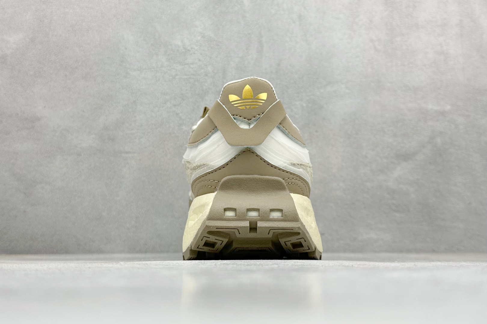 170 AD Originals Retropy E5 爆米花中底 复古运动休闲跑步鞋 脚感爆炸 非常舒适 HQ3657