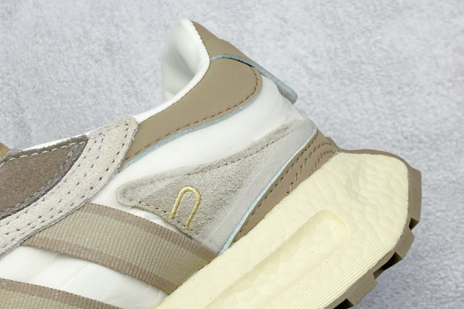 170 AD Originals Retropy E5 爆米花中底 复古运动休闲跑步鞋 脚感爆炸 非常舒适 HQ3657