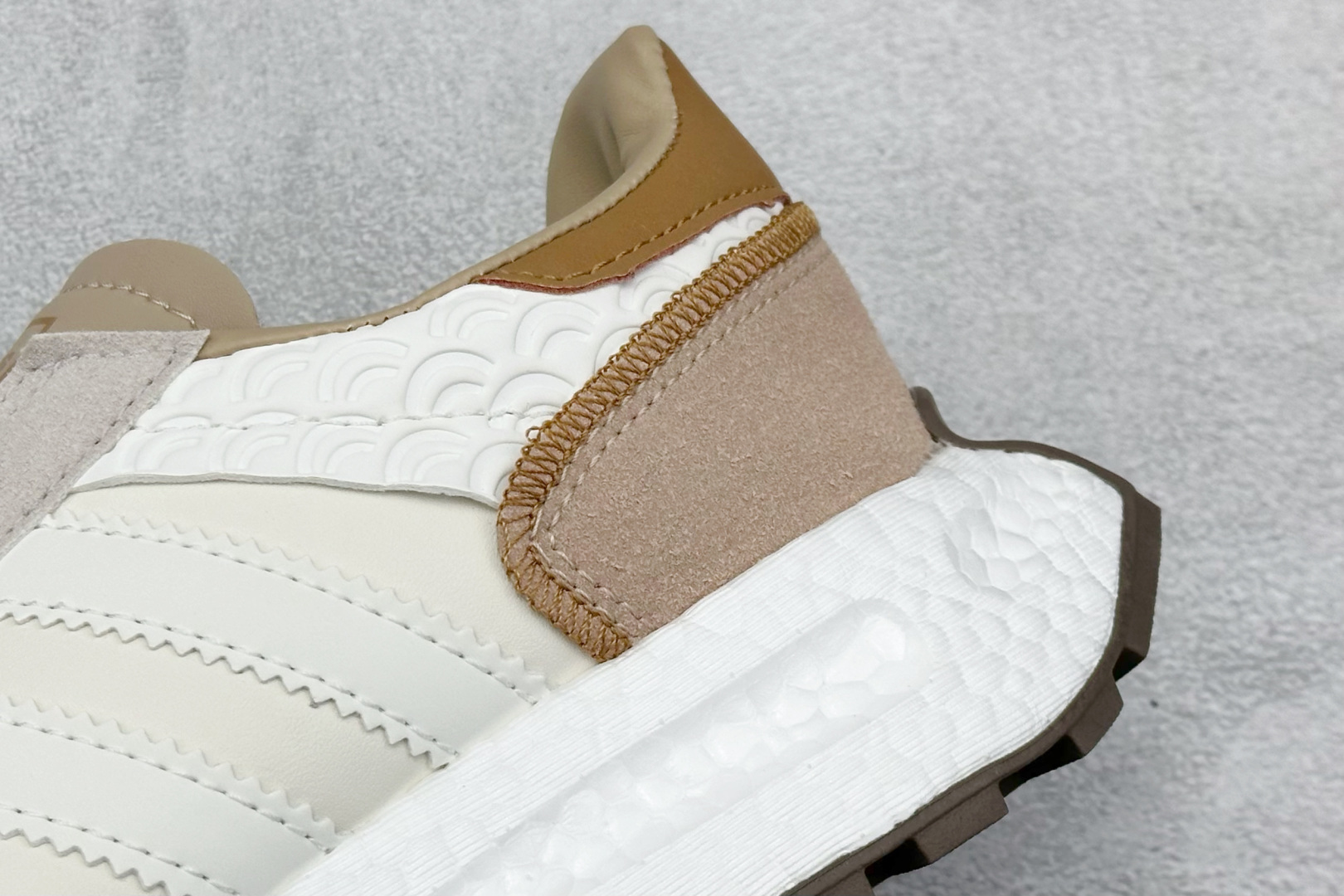 170 AD Originals Retropy E5 爆米花中底 复古运动休闲跑步鞋 脚感爆炸 非常舒适 IF4324