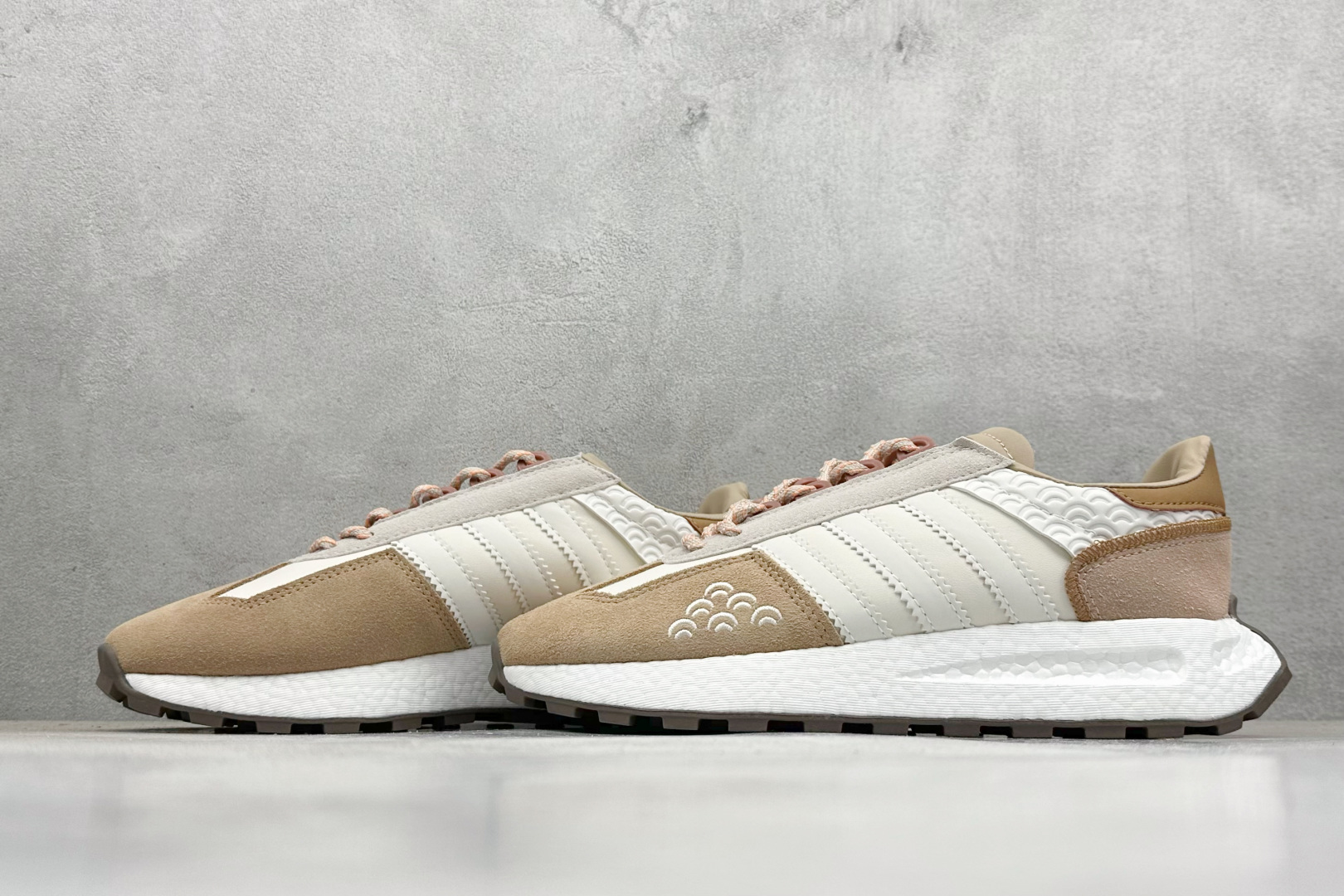 170 AD Originals Retropy E5 爆米花中底 复古运动休闲跑步鞋 脚感爆炸 非常舒适 IF4324