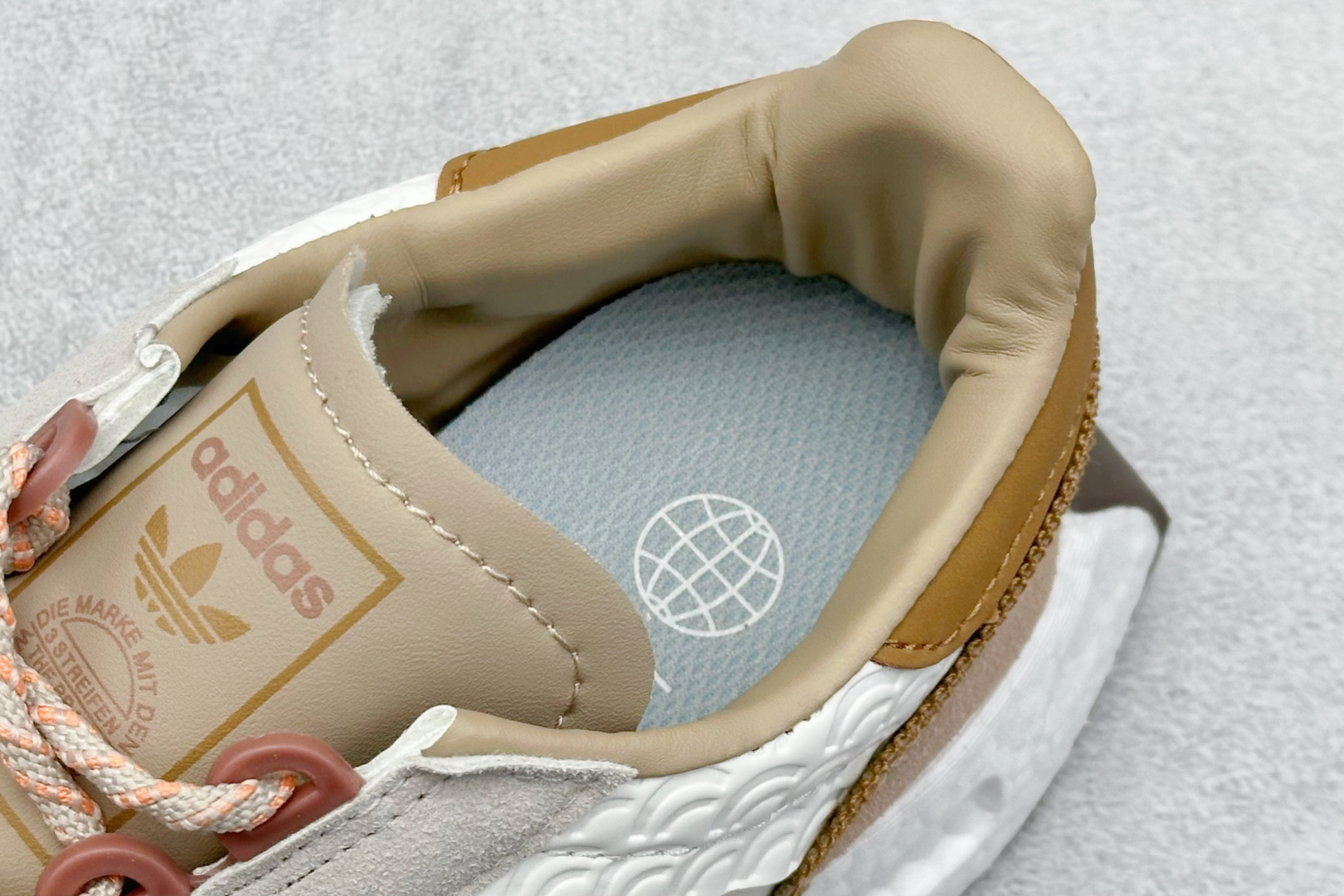 170 AD Originals Retropy E5 爆米花中底 复古运动休闲跑步鞋 脚感爆炸 非常舒适 IF4324