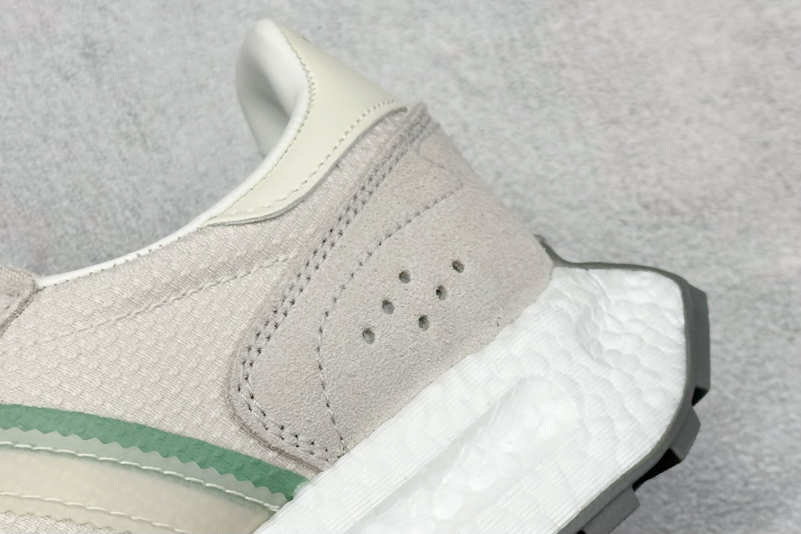 170 AD Originals Retropy E5 爆米花中底 复古运动休闲跑步鞋 脚感爆炸 非常舒适 IG3400