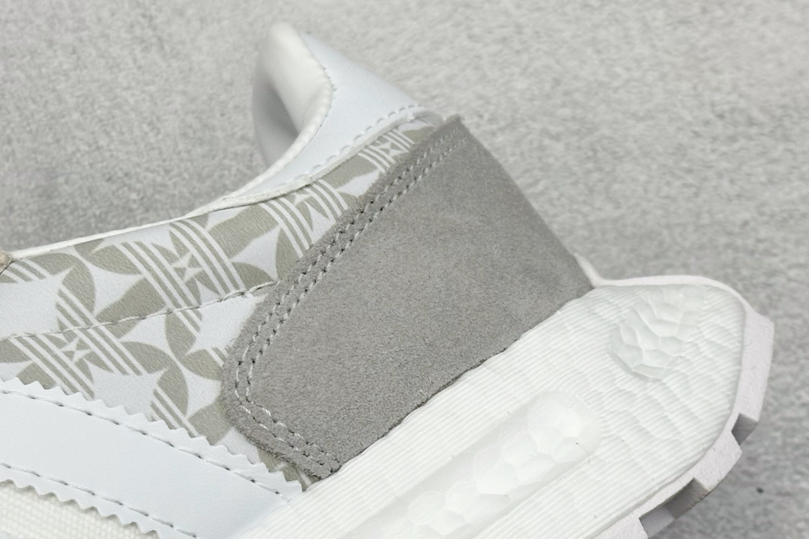 170 AD Originals Retropy E5 爆米花中底 复古运动休闲跑步鞋 脚感爆炸 非常舒适 HO3724