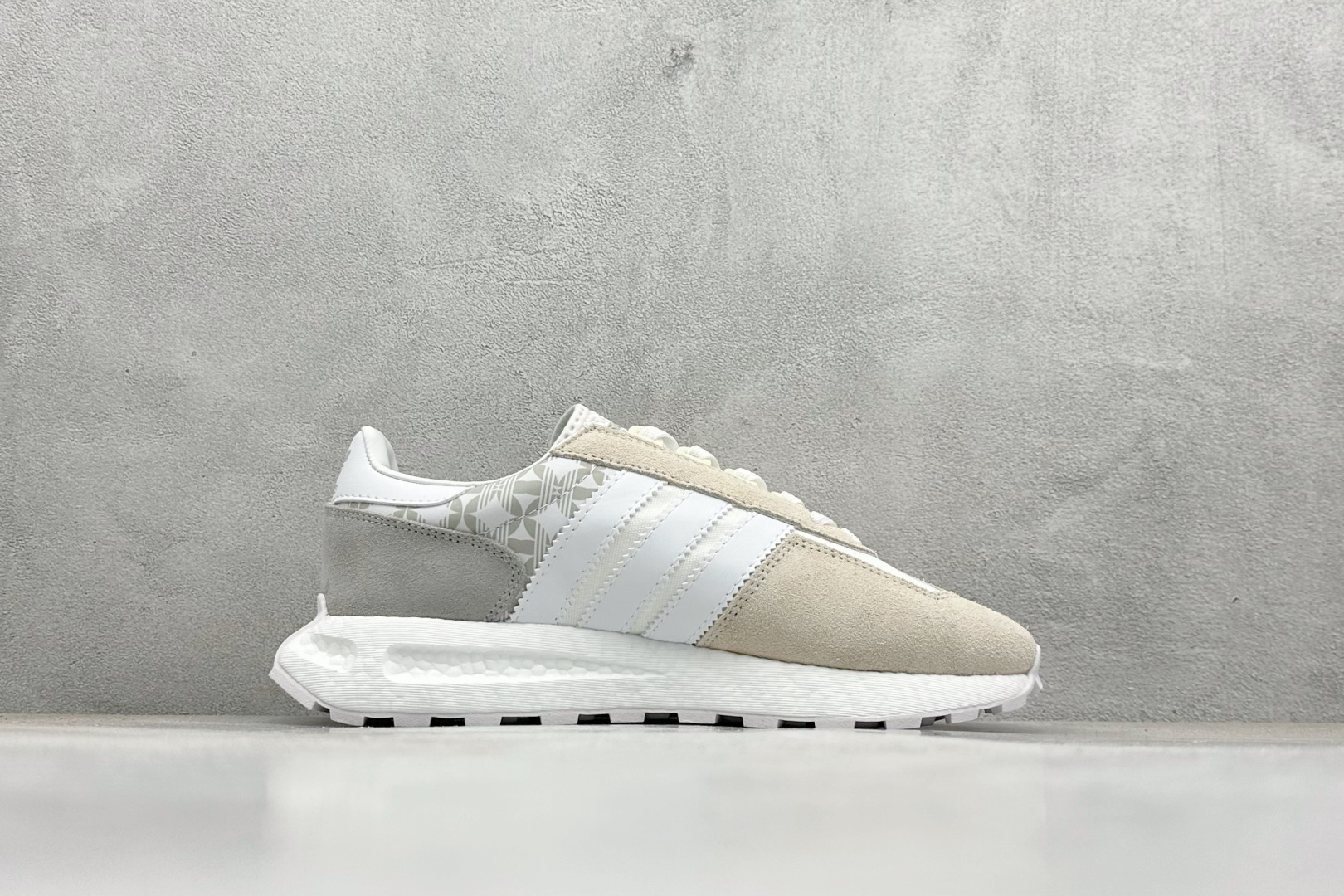 170 AD Originals Retropy E5 爆米花中底 复古运动休闲跑步鞋 脚感爆炸 非常舒适 HO3724