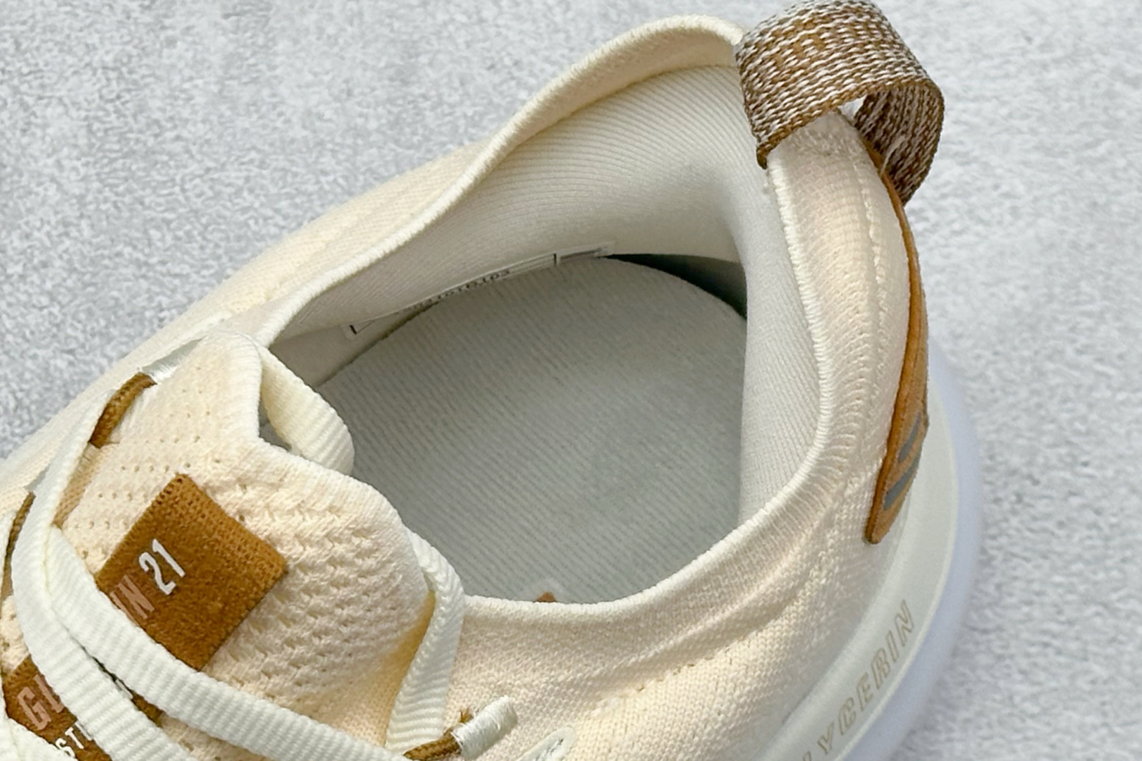 180 Z版Brooks 布鲁克斯 Glycerin 21 超弹轻盈跑步鞋 低帮透气缓震支撑休闲运动慢跑鞋采 120410 1B 103