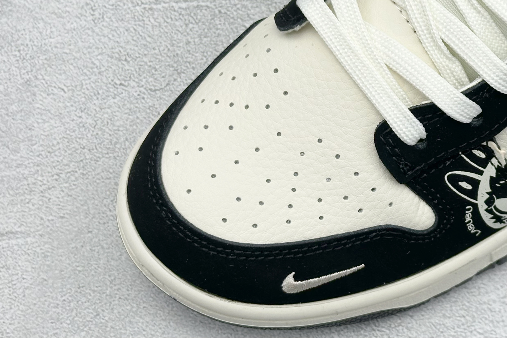 280 XC版Nike SB Dunk Low x LABUBU 黑白小勾 DG2025-006