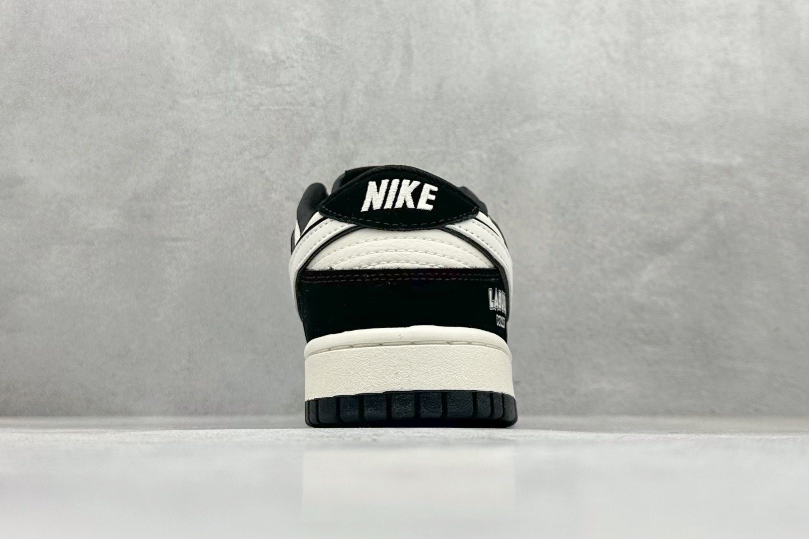 280 XC版Nike SB Dunk Low x LABUBU 黑白小勾 DG2025-006
