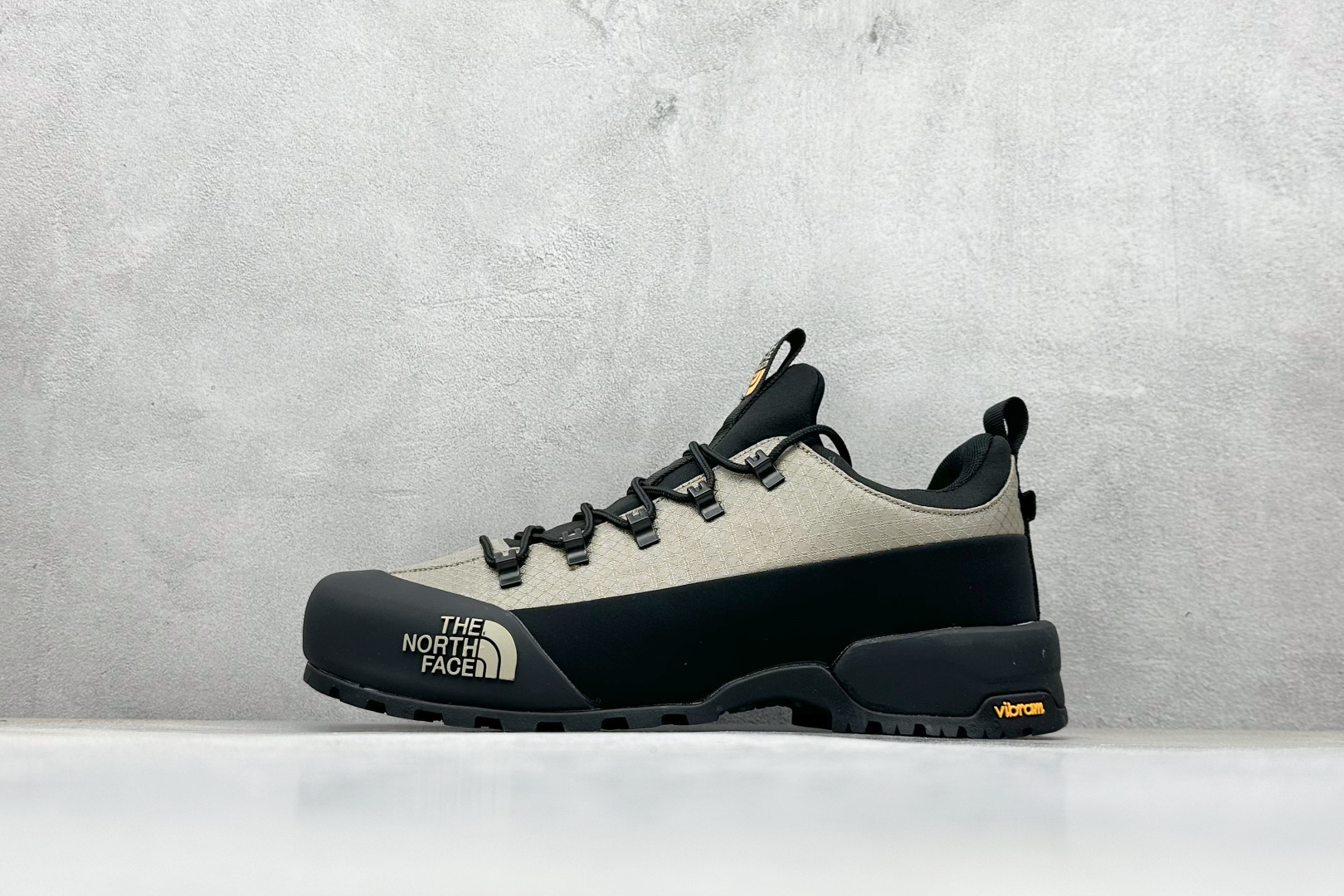 240 The North Face 北面 户外运动休闲登山鞋越野徒步鞋