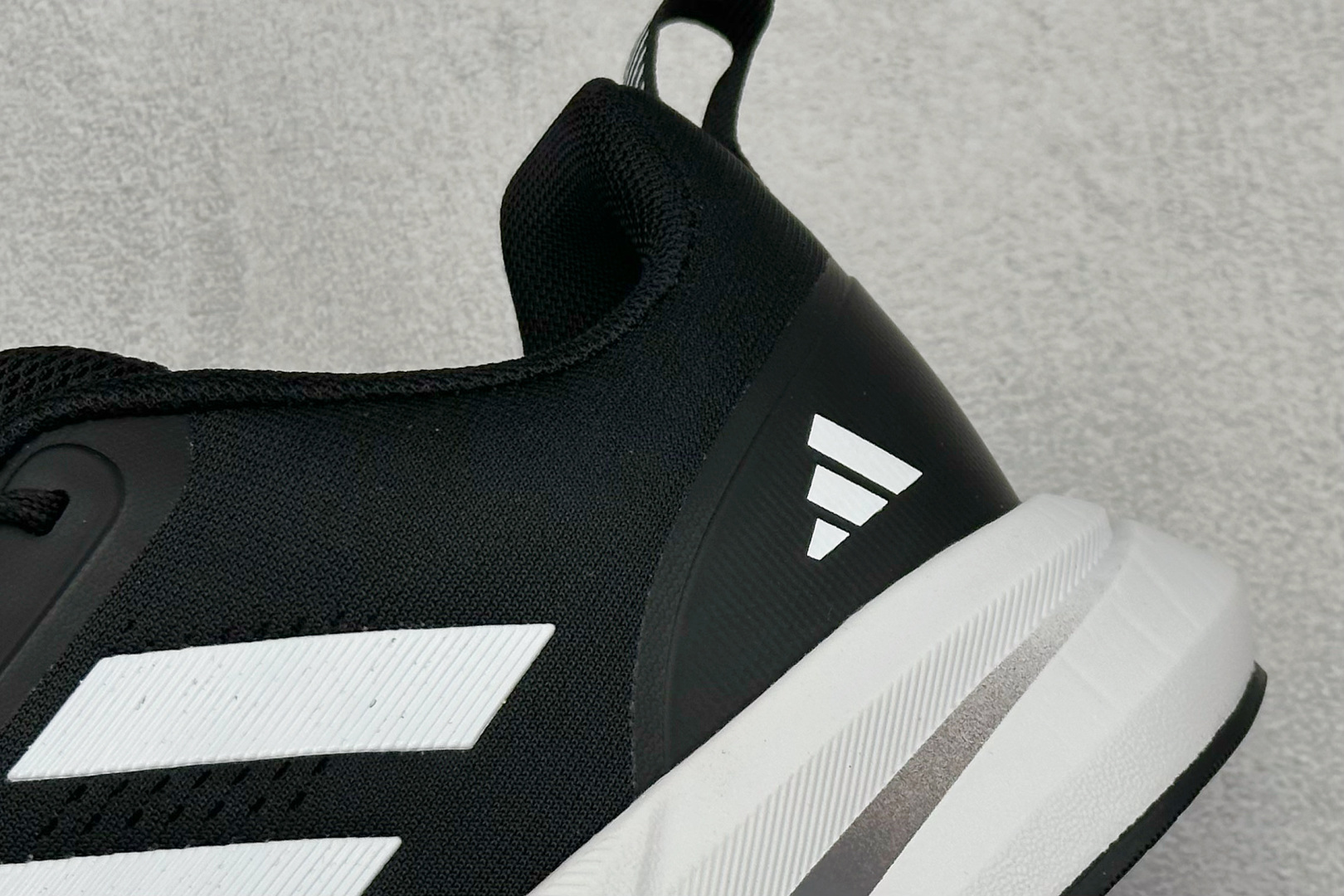 190 AD RUNFALCON 3.0 阿迪全新休闲轻跑鞋 D58361