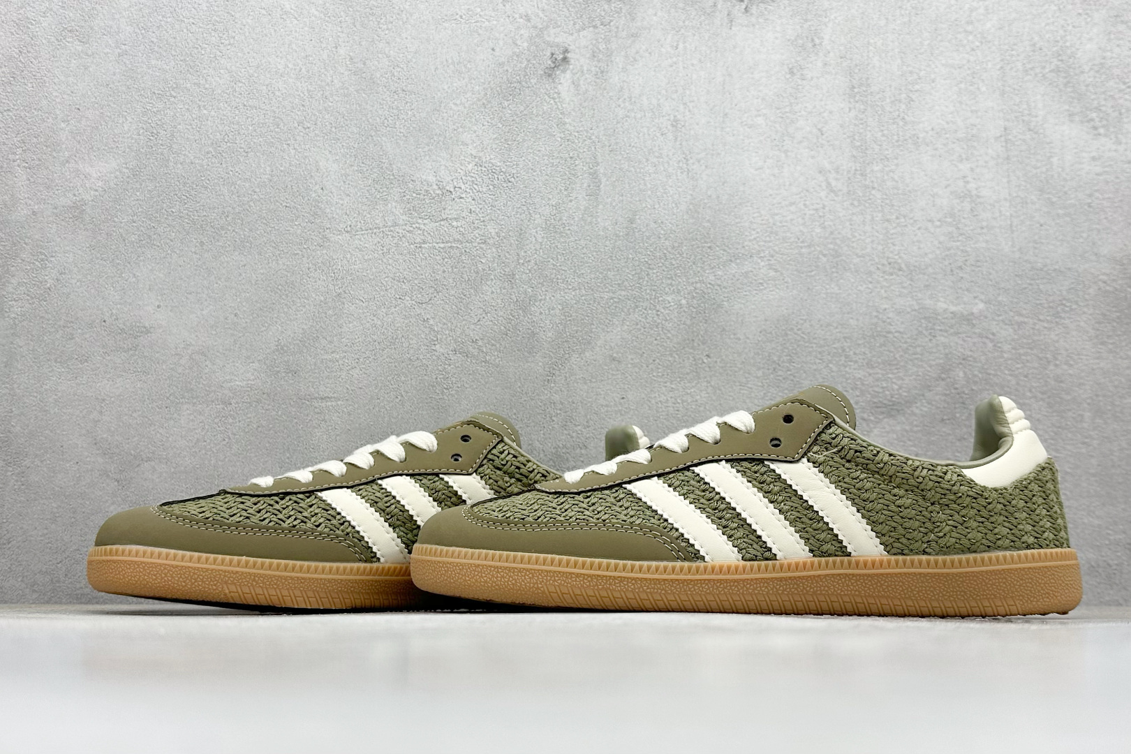 180 AD Originals Samba 桑巴训练鞋 鞋是一款永恒的训练偶像 JR9447