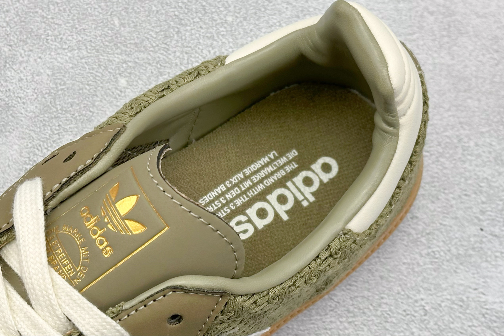 180 AD Originals Samba 桑巴训练鞋 鞋是一款永恒的训练偶像 JR9447