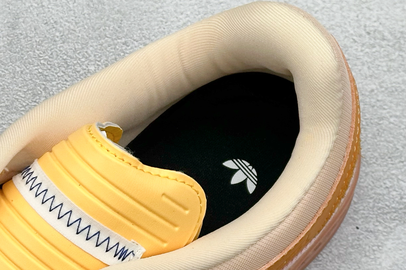 160 Bad Bunny x Adidas Gazelle Indoor 联名款 三叶草复古休闲防滑耐磨低帮板鞋 JS5050