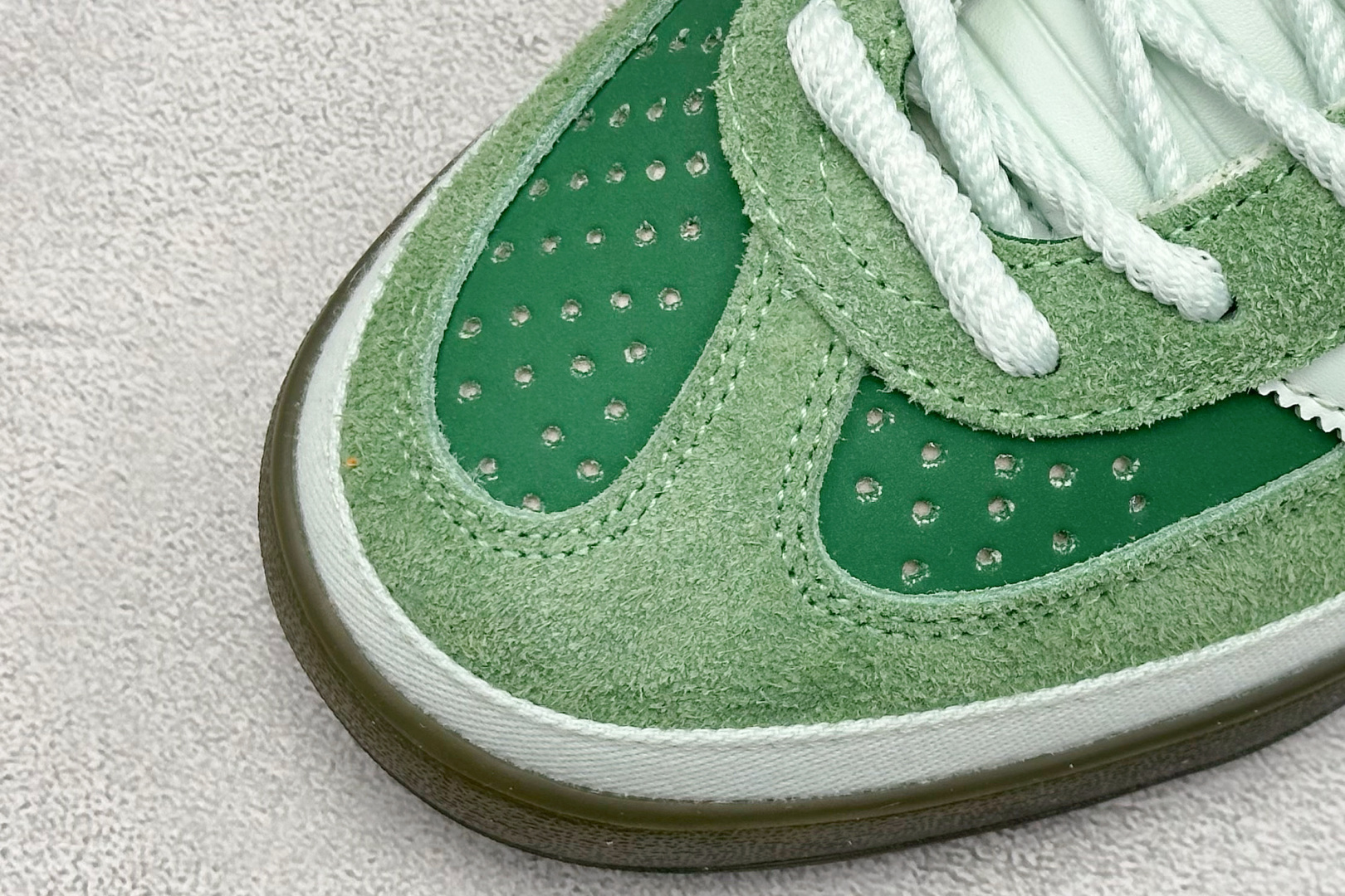 160 Bad Bunny x Adidas Gazelle Indoor 联名款 三叶草复古休闲防滑耐磨低帮板鞋 JS5049-Chinese UA Cheap High Quatity Brand Clothes Bags handbags Sneakers wholesale wholesaler seller from China Factory suppliers Fashion Clothing Shoes best Quality Beautiful Price 160 Bad Bunny x Adidas Gazelle Indoor 联名款 三叶草复古休闲防滑耐磨低帮板鞋 JS5049