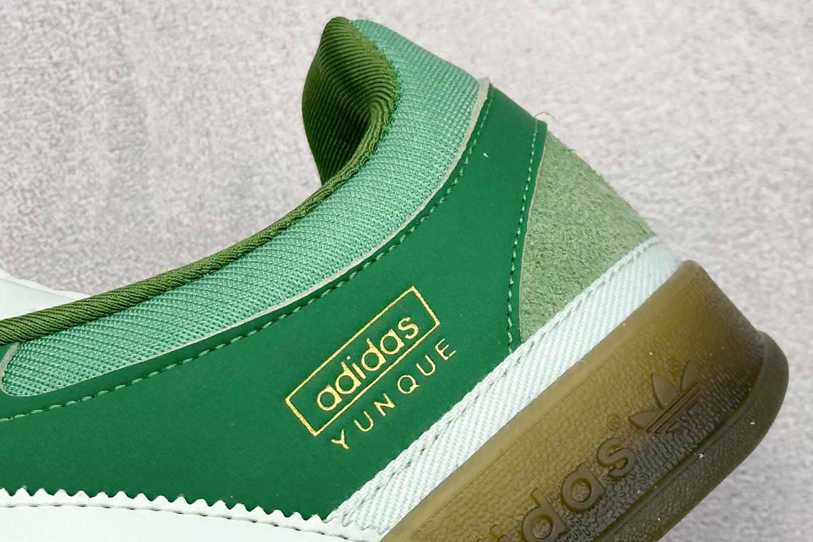 160 Bad Bunny x Adidas Gazelle Indoor 联名款 三叶草复古休闲防滑耐磨低帮板鞋 JS5049-Chinese UA Cheap High Quatity Brand Clothes Bags handbags Sneakers wholesale wholesaler seller from China Factory suppliers Fashion Clothing Shoes best Quality Beautiful Price 160 Bad Bunny x Adidas Gazelle Indoor 联名款 三叶草复古休闲防滑耐磨低帮板鞋 JS5049