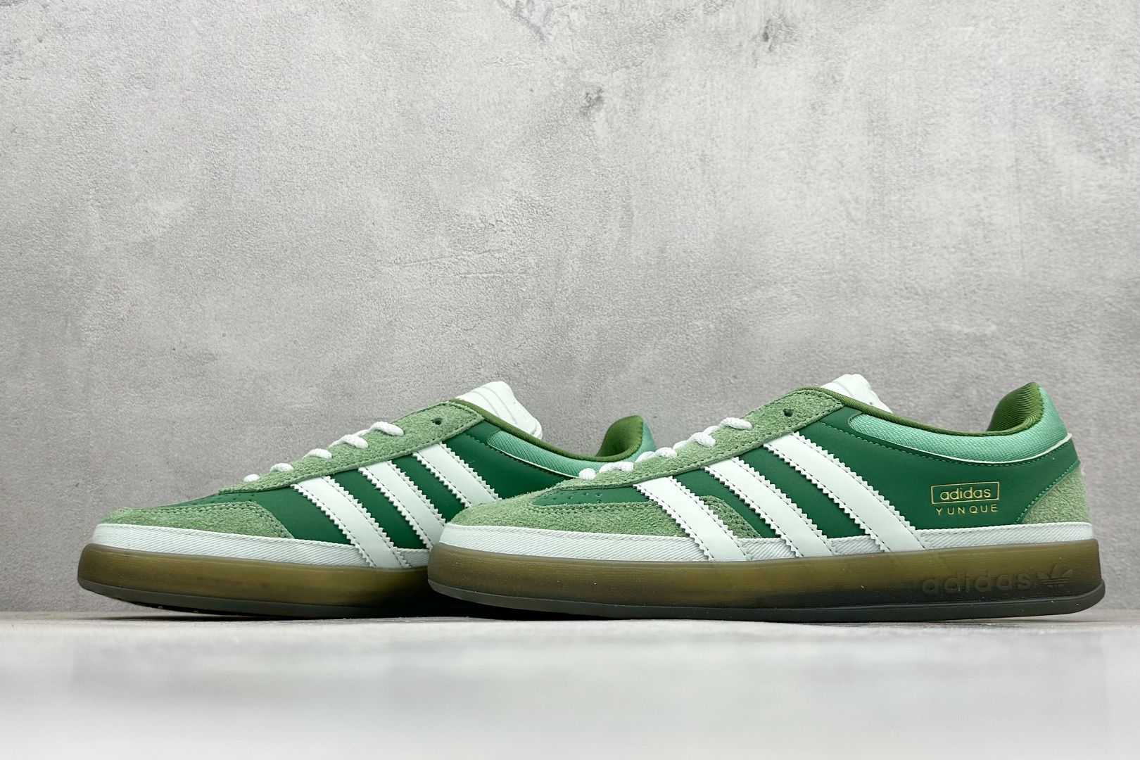 160 Bad Bunny x Adidas Gazelle Indoor 联名款 三叶草复古休闲防滑耐磨低帮板鞋 JS5049-Chinese UA Cheap High Quatity Brand Clothes Bags handbags Sneakers wholesale wholesaler seller from China Factory suppliers Fashion Clothing Shoes best Quality Beautiful Price 160 Bad Bunny x Adidas Gazelle Indoor 联名款 三叶草复古休闲防滑耐磨低帮板鞋 JS5049