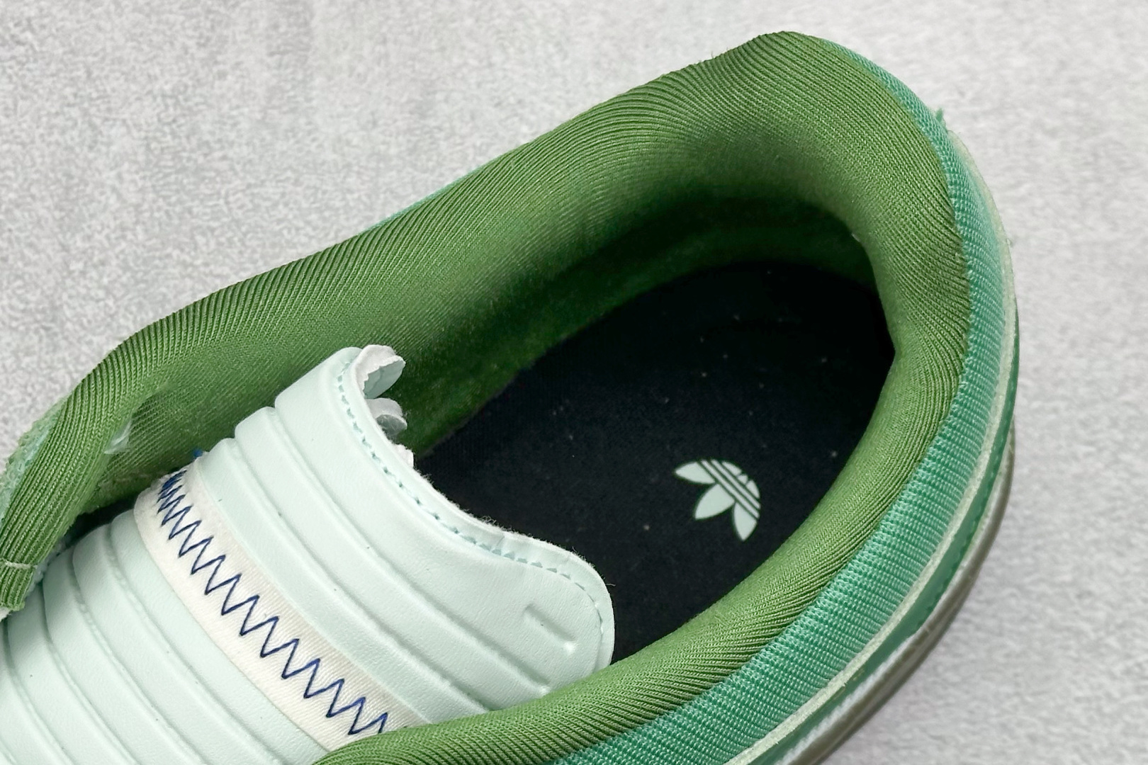 160 Bad Bunny x Adidas Gazelle Indoor 联名款 三叶草复古休闲防滑耐磨低帮板鞋 JS5049-Chinese UA Cheap High Quatity Brand Clothes Bags handbags Sneakers wholesale wholesaler seller from China Factory suppliers Fashion Clothing Shoes best Quality Beautiful Price 160 Bad Bunny x Adidas Gazelle Indoor 联名款 三叶草复古休闲防滑耐磨低帮板鞋 JS5049