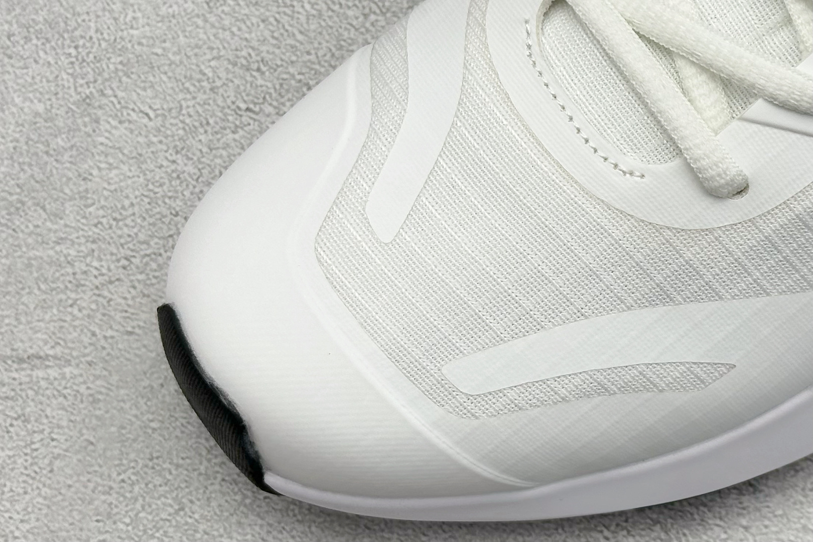 180 ADIDAS TWRREX 三叶草 清风系列 复古网面透气跑步鞋 网面透气鞋面 穿孔气垫 舒适减震跑步鞋 GW5777