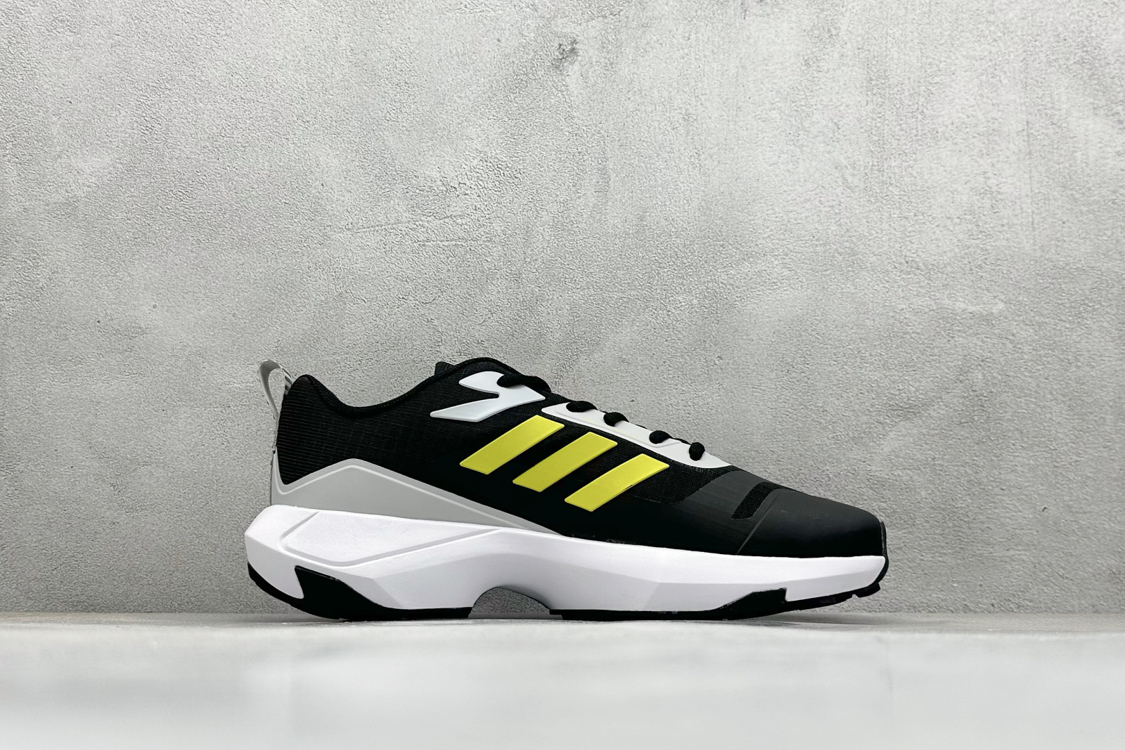 180 ADIDAS TWRREX 三叶草 清风系列 复古网面透气跑步鞋 舒适减震跑步鞋 GY7598