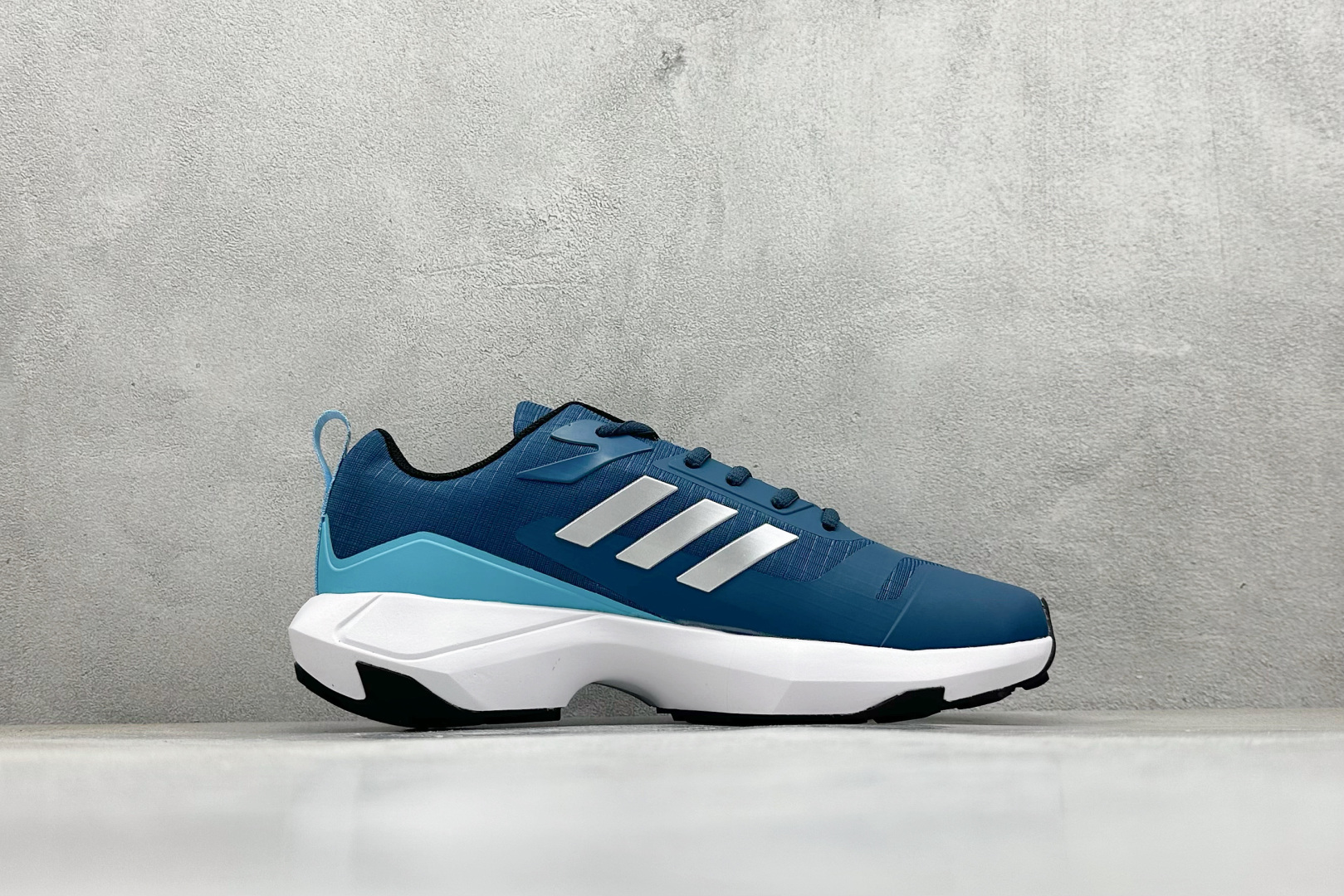 180 ADIDAS TWRREX 三叶草 清风系列 复古网面透气跑步鞋 GY7562