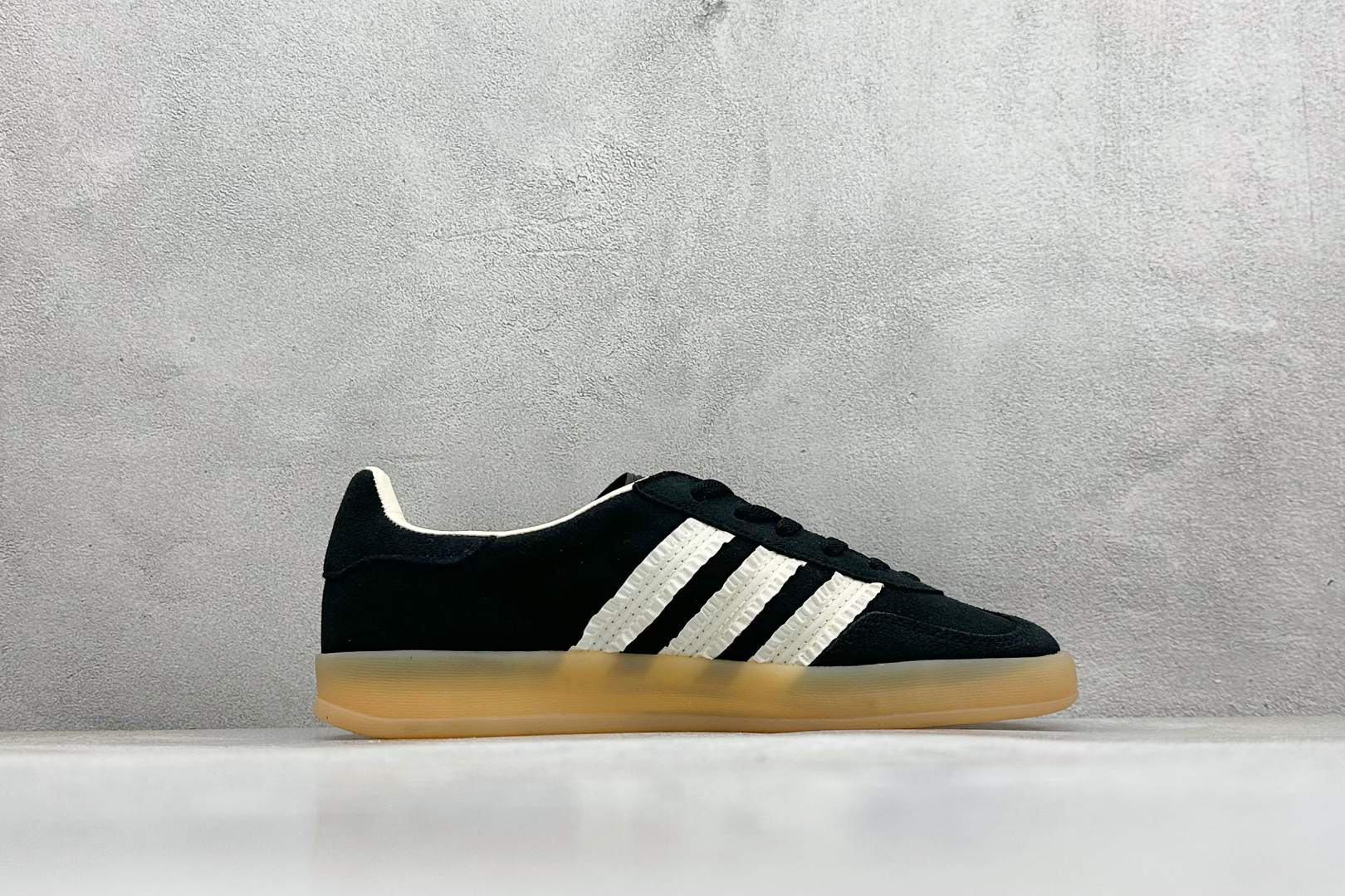 160 Adidas Originals Gazelle INdoor 三叶草休闲防滑耐磨低帮板鞋 JS1412