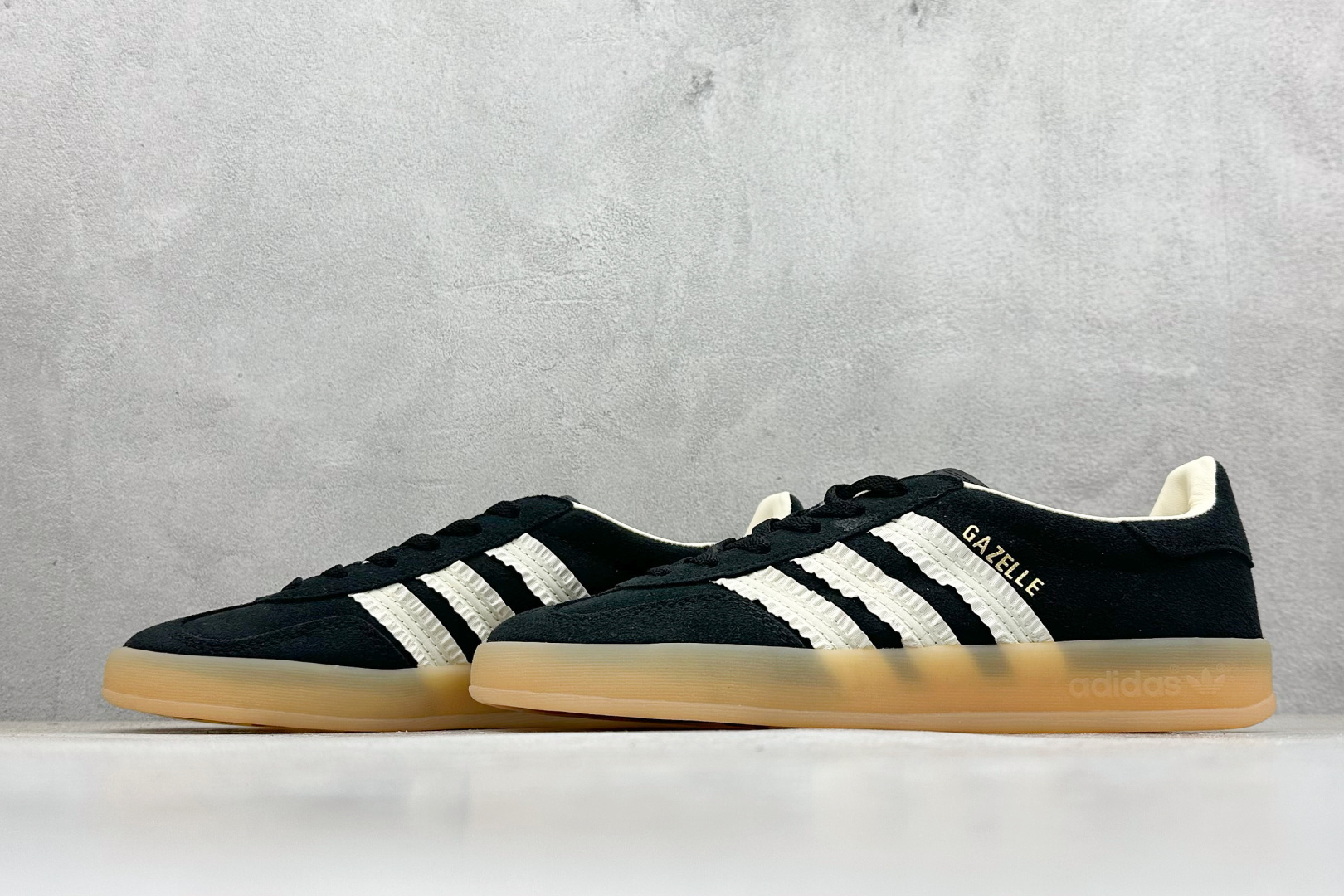 160 Adidas Originals Gazelle INdoor 三叶草休闲防滑耐磨低帮板鞋 JS1412