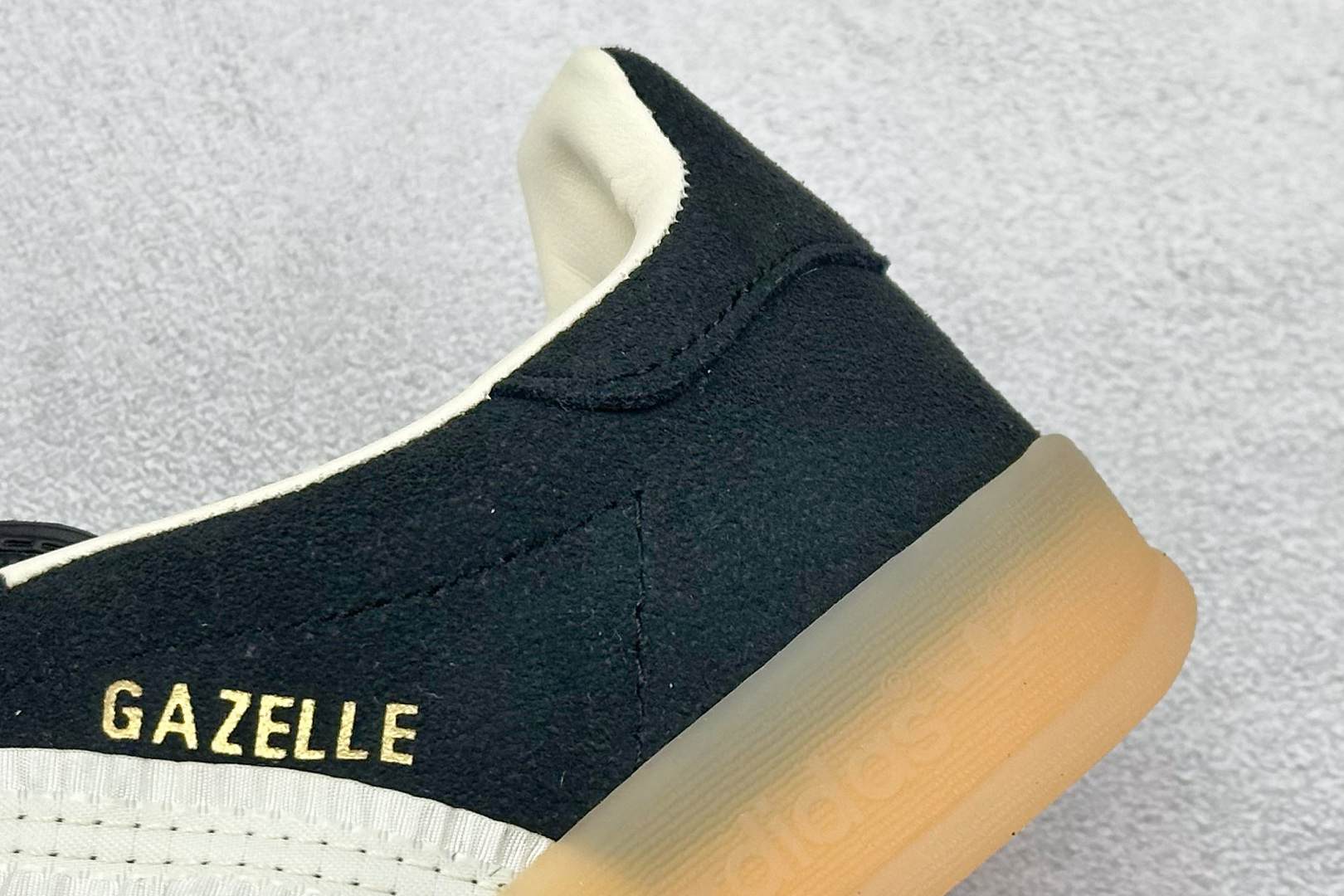 160 Adidas Originals Gazelle INdoor 三叶草休闲防滑耐磨低帮板鞋 JS1412