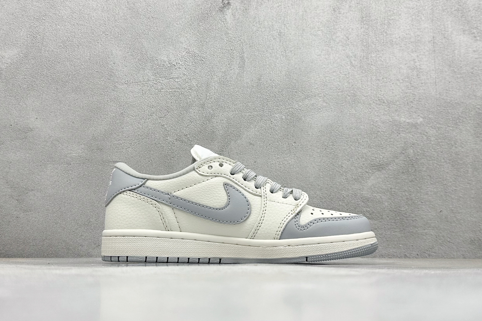 Travis Scott x Fragment Design x Air Jordan 1 Low SP AJ1 乔1 拉布布 低帮文化休闲板鞋 JW1188-163-莆田鞋,莆田鞋货源,高仿鞋,高仿鞋货源,安福档口,莆田高仿鞋,莆田鞋批发,高仿鞋批发,莆田高仿运动鞋,高仿运动鞋,莆田运动鞋 Travis Scott x Fragment Design x Air Jordan 1 Low SP AJ1 乔1 拉布布 低帮文化休闲板鞋 JW1188-163