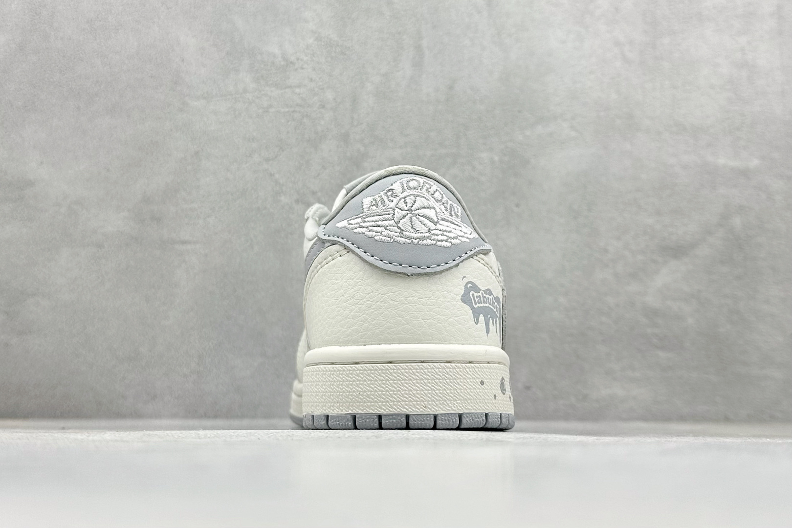 Travis Scott x Fragment Design x Air Jordan 1 Low SP AJ1 乔1 拉布布 低帮文化休闲板鞋 JW1188-163-莆田鞋,莆田鞋货源,高仿鞋,高仿鞋货源,安福档口,莆田高仿鞋,莆田鞋批发,高仿鞋批发,莆田高仿运动鞋,高仿运动鞋,莆田运动鞋 Travis Scott x Fragment Design x Air Jordan 1 Low SP AJ1 乔1 拉布布 低帮文化休闲板鞋 JW1188-163