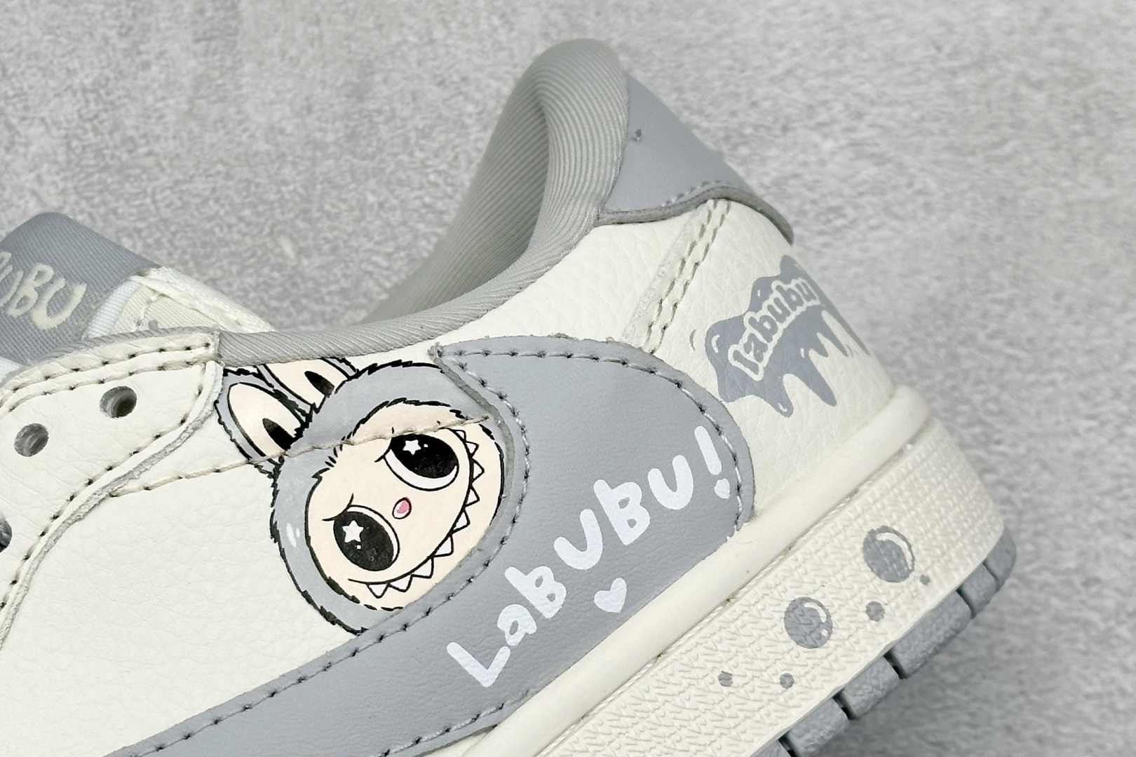 Travis Scott x Fragment Design x Air Jordan 1 Low SP AJ1 乔1 拉布布 低帮文化休闲板鞋 JW1188-163-莆田鞋,莆田鞋货源,高仿鞋,高仿鞋货源,安福档口,莆田高仿鞋,莆田鞋批发,高仿鞋批发,莆田高仿运动鞋,高仿运动鞋,莆田运动鞋 Travis Scott x Fragment Design x Air Jordan 1 Low SP AJ1 乔1 拉布布 低帮文化休闲板鞋 JW1188-163